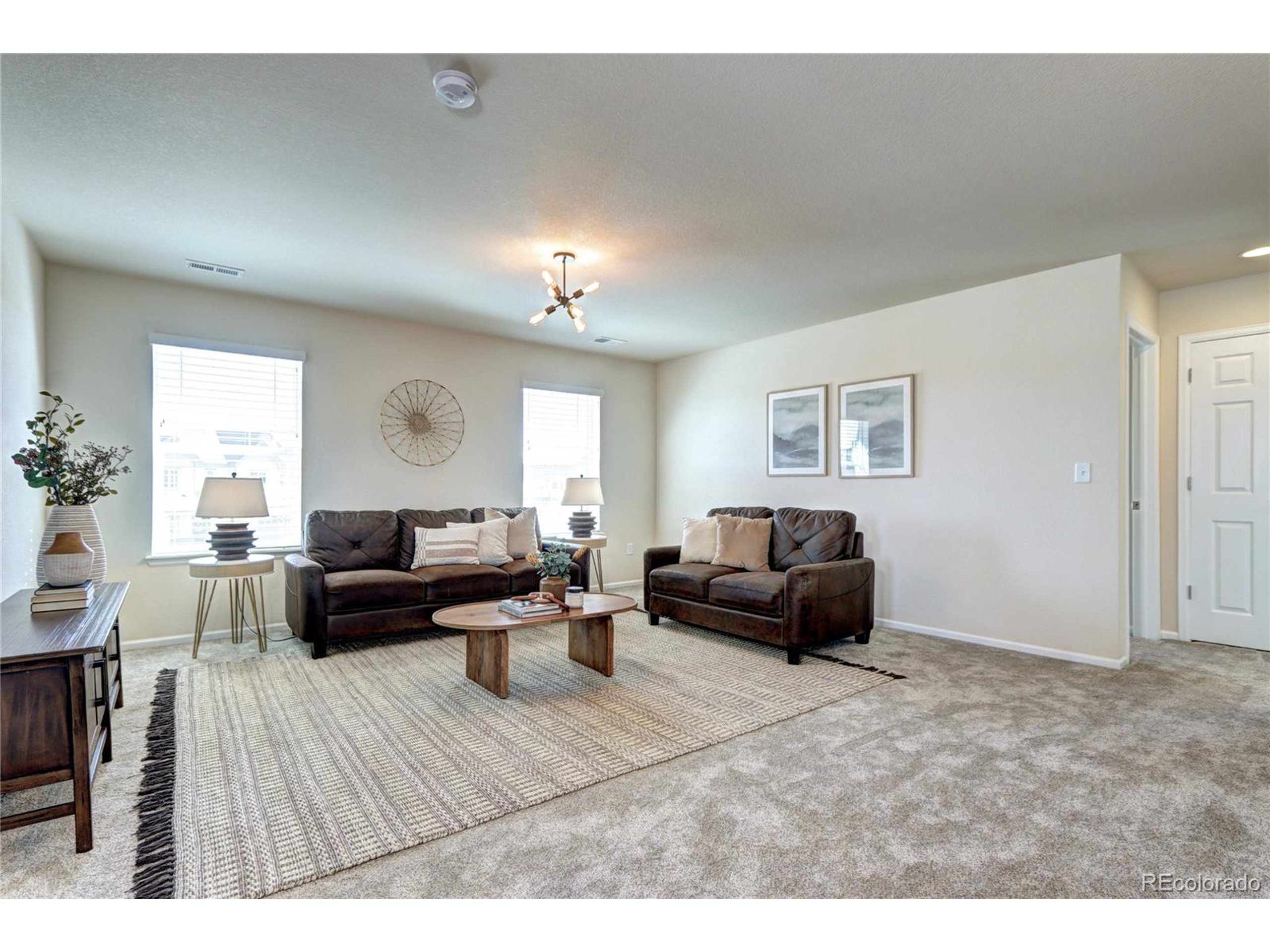 7353 S Queensburg St