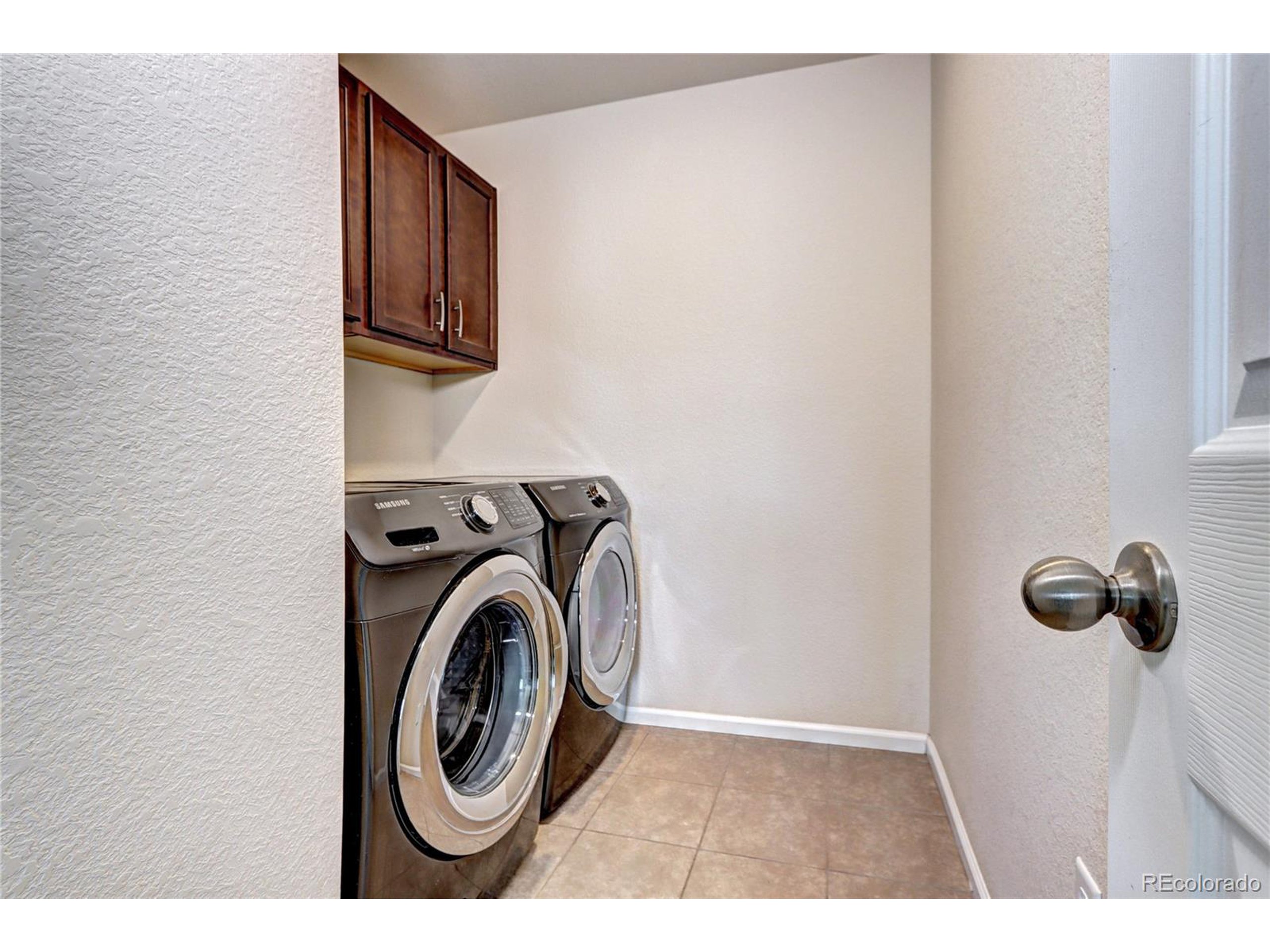 7353 S Queensburg St