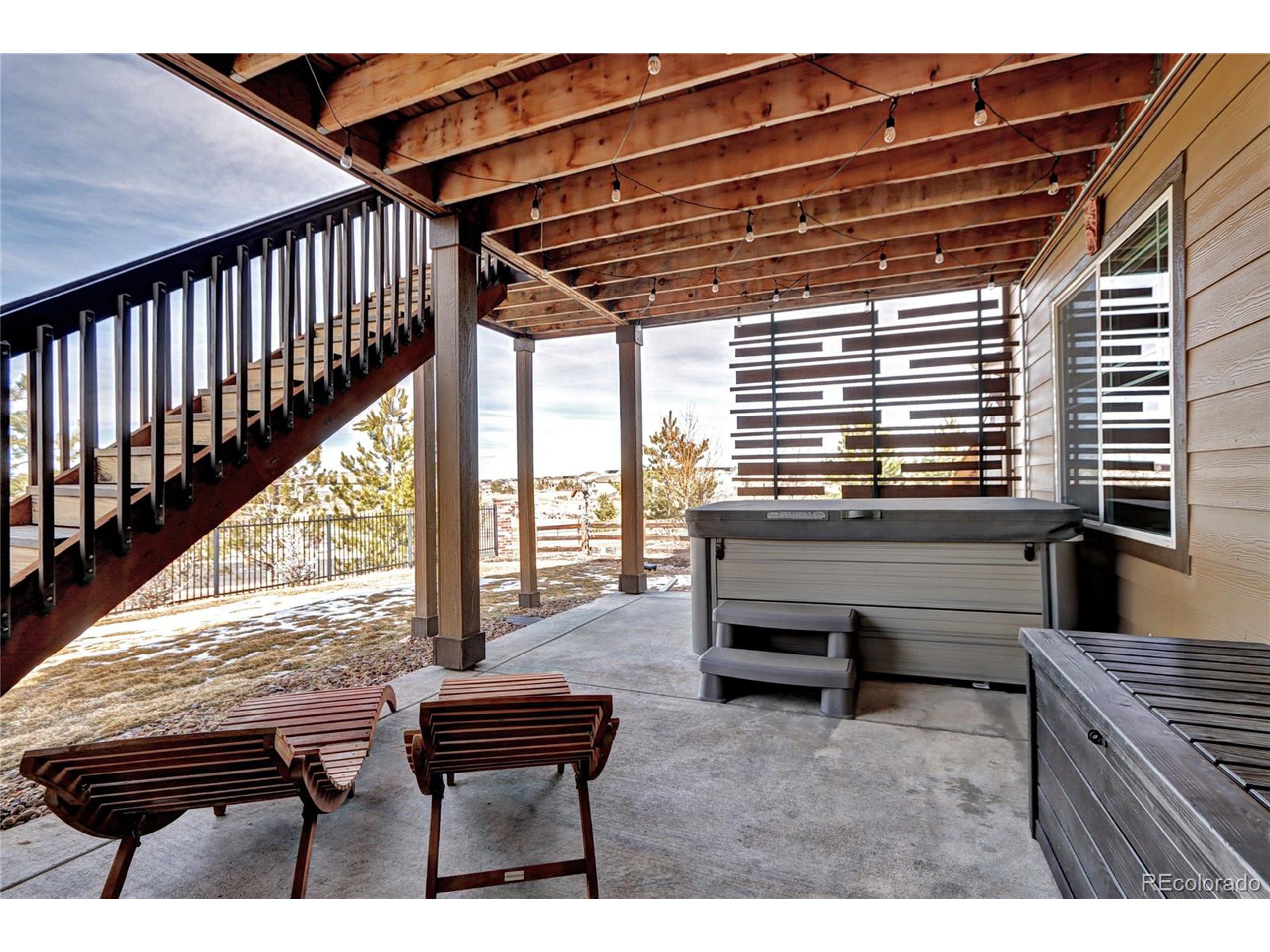 7353 S Queensburg St