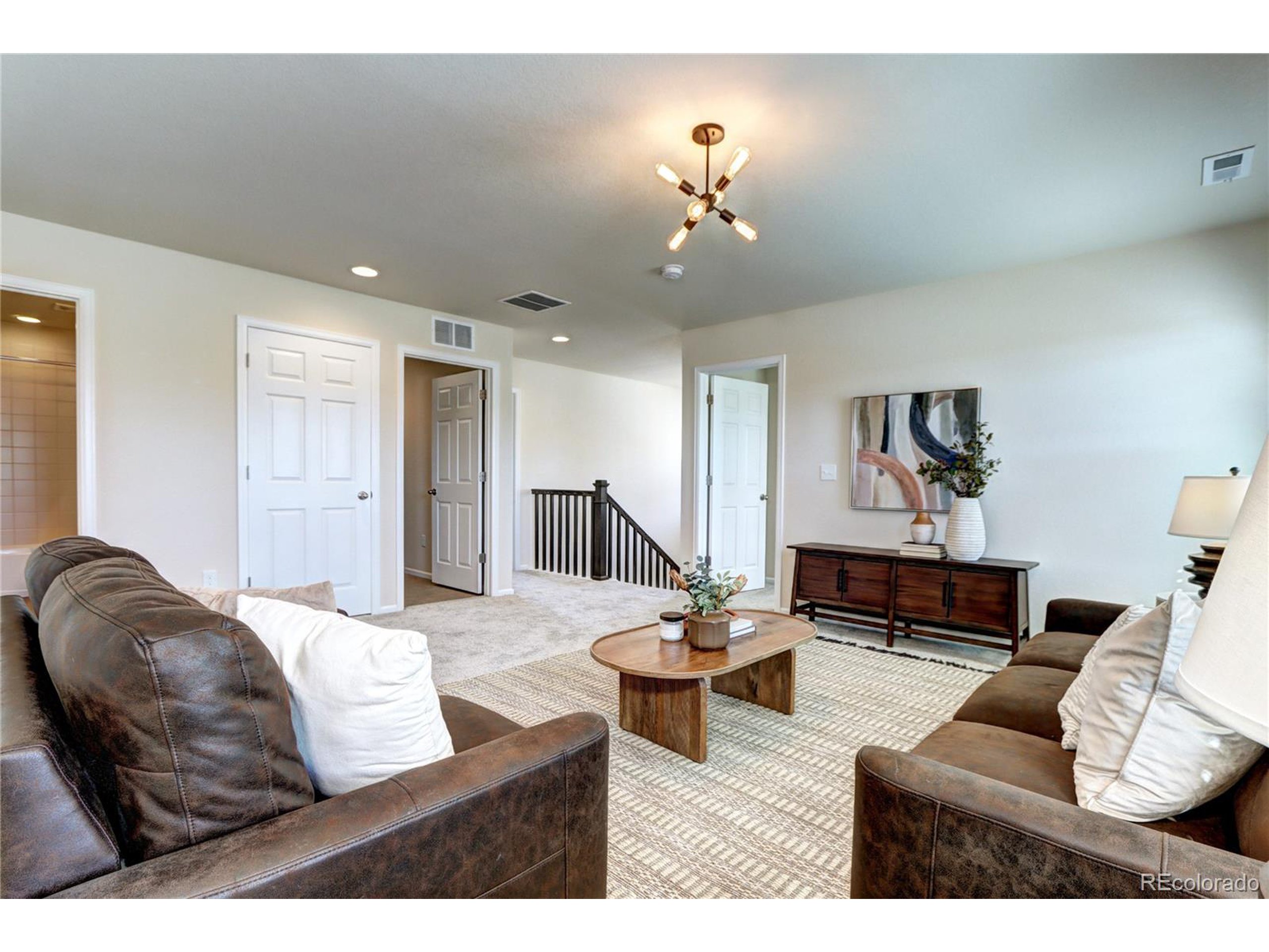 7353 S Queensburg St