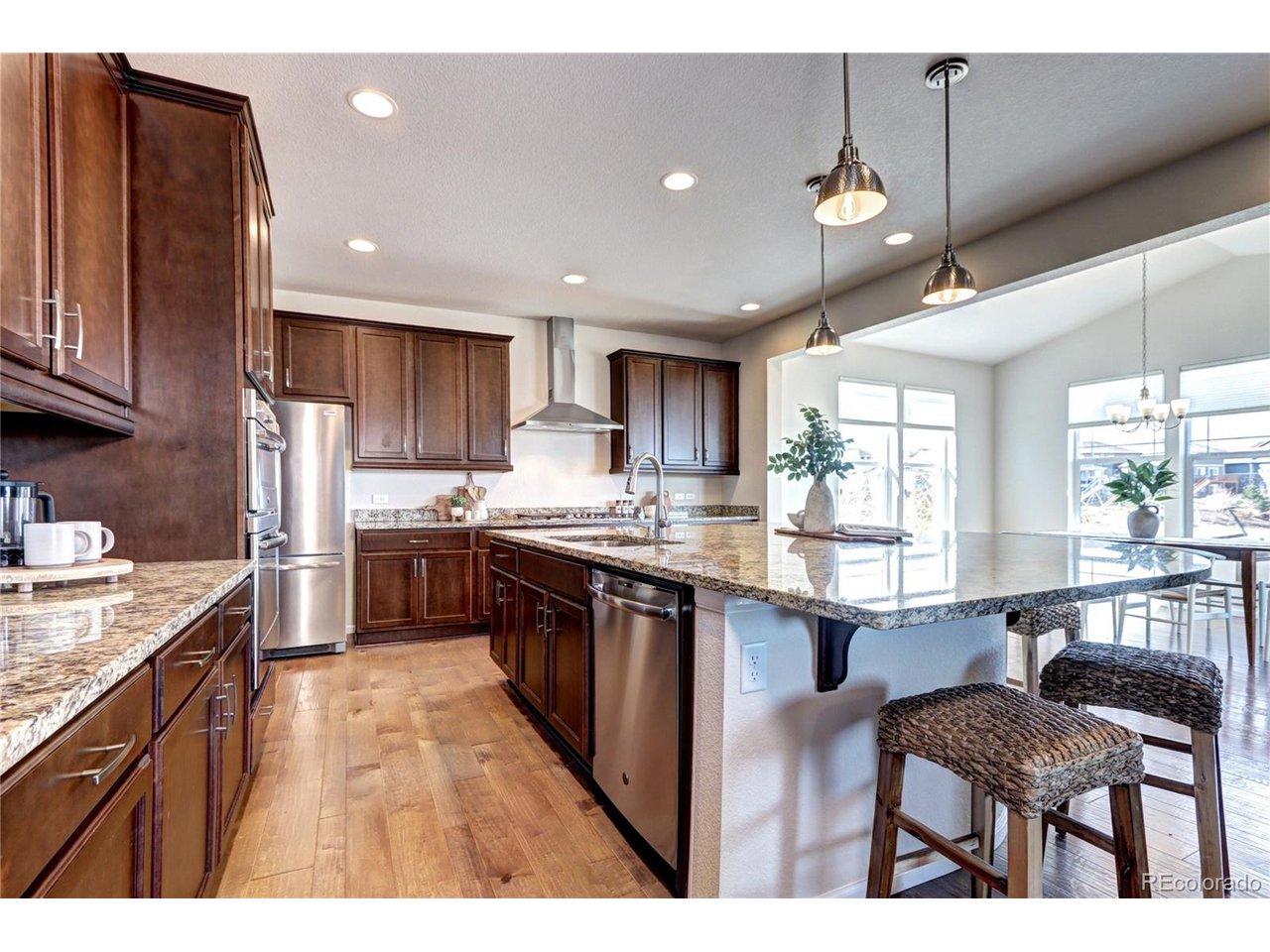 7353 S Queensburg St