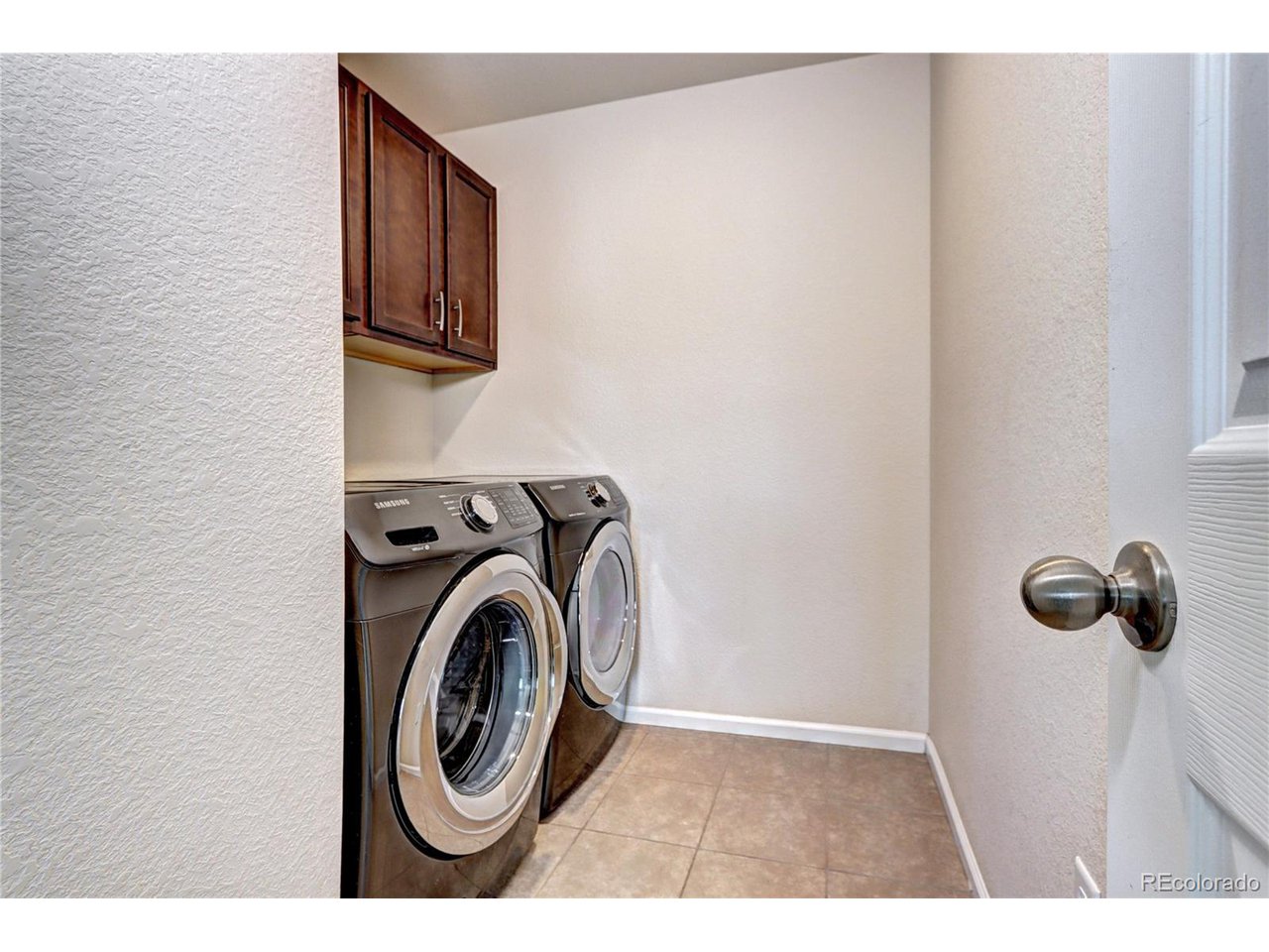 7353 S Queensburg St