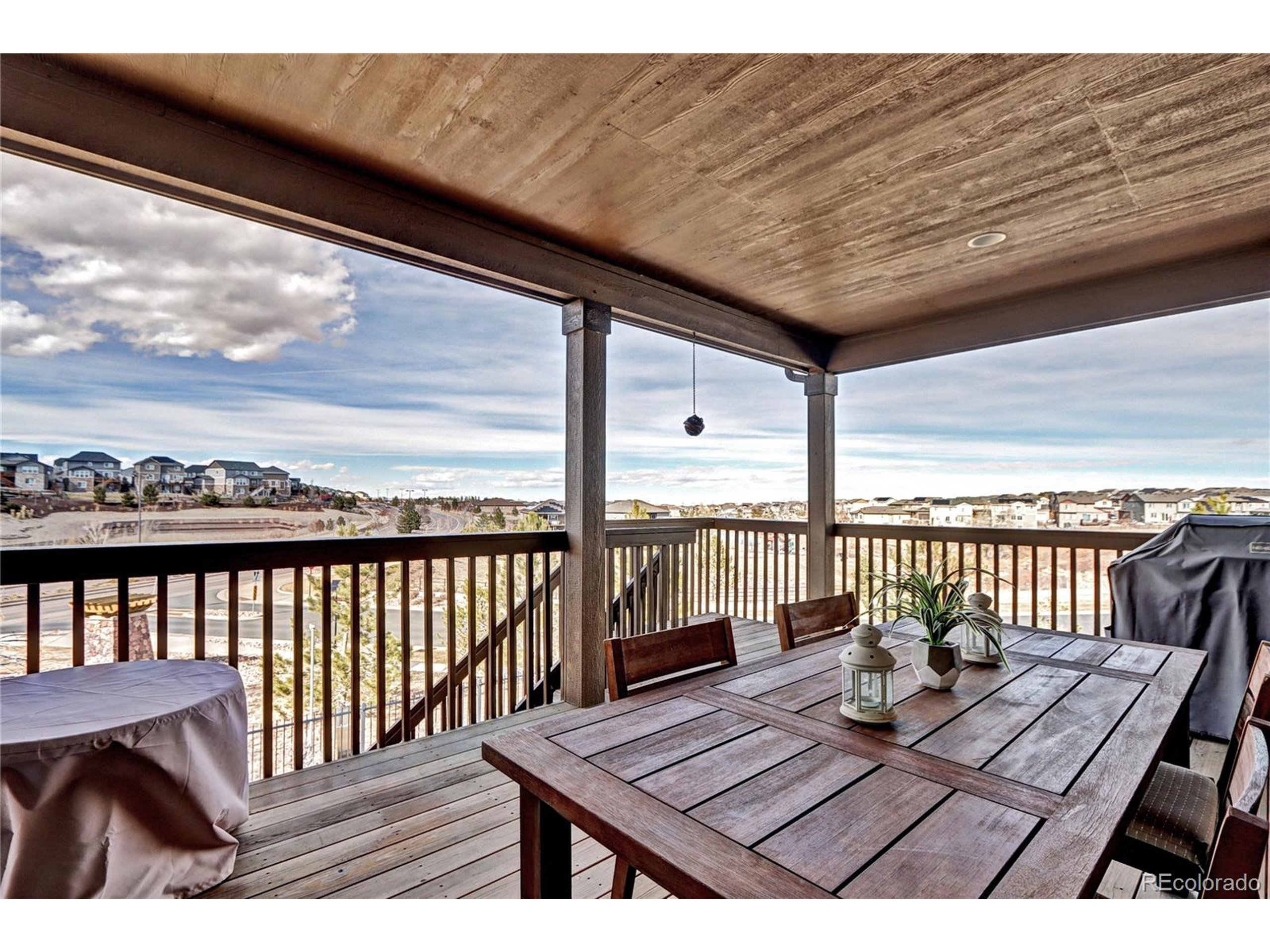 7353 S Queensburg St