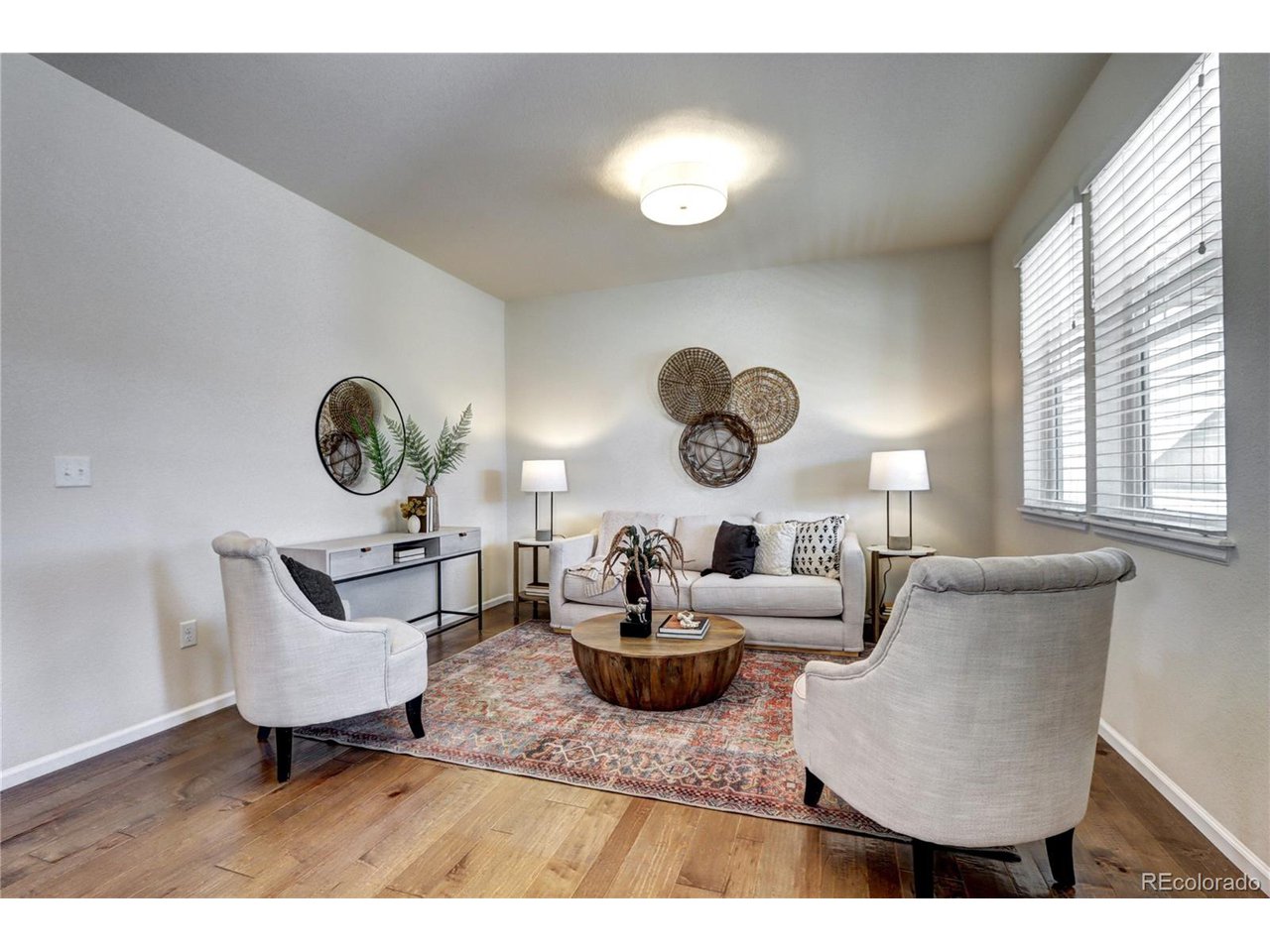 7353 S Queensburg St