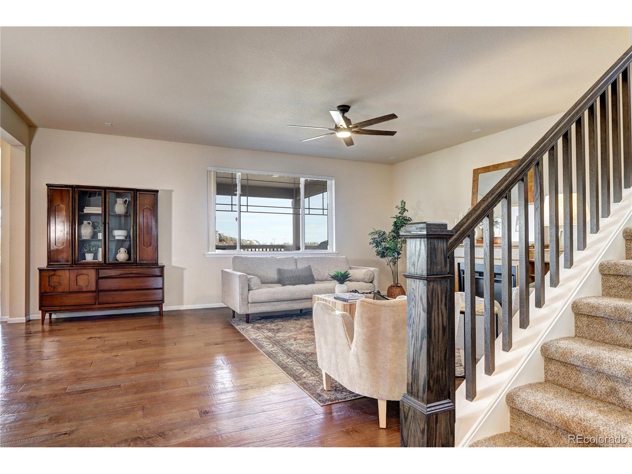 7353 S Queensburg St