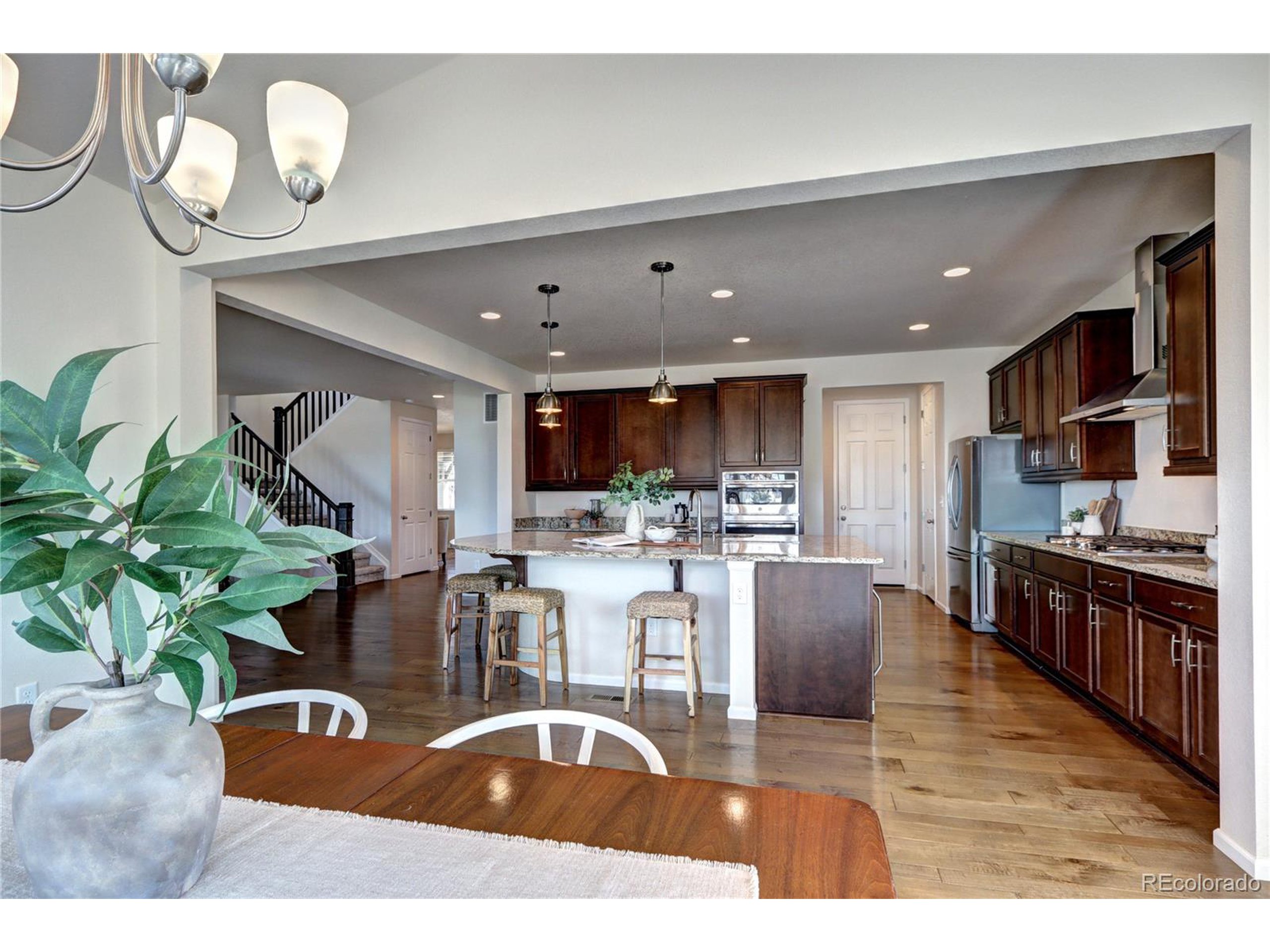 7353 S Queensburg St