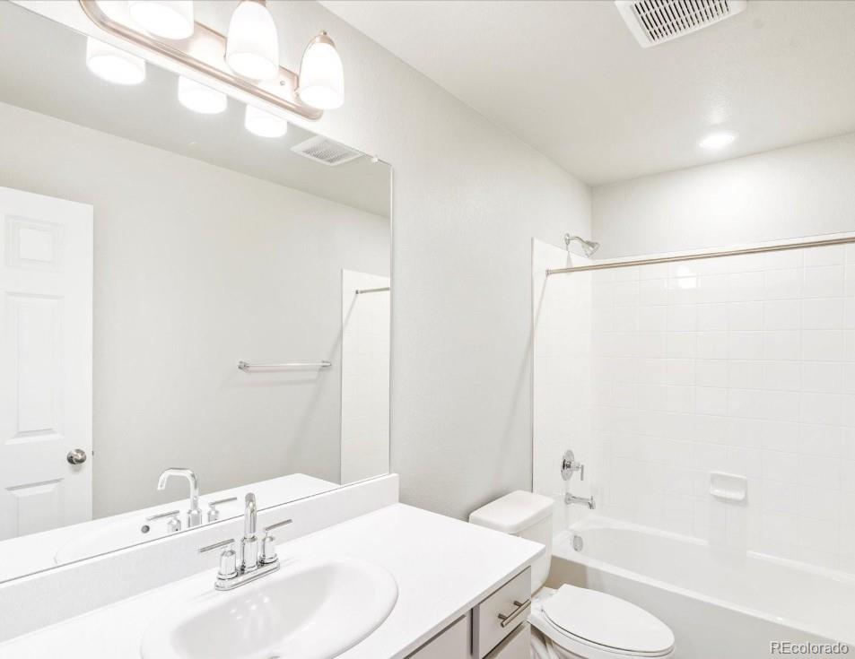16712 Shoshone Place