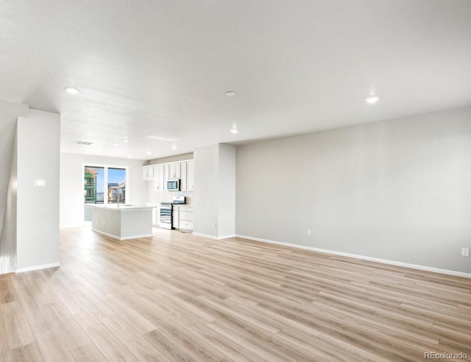 16712 Shoshone Place