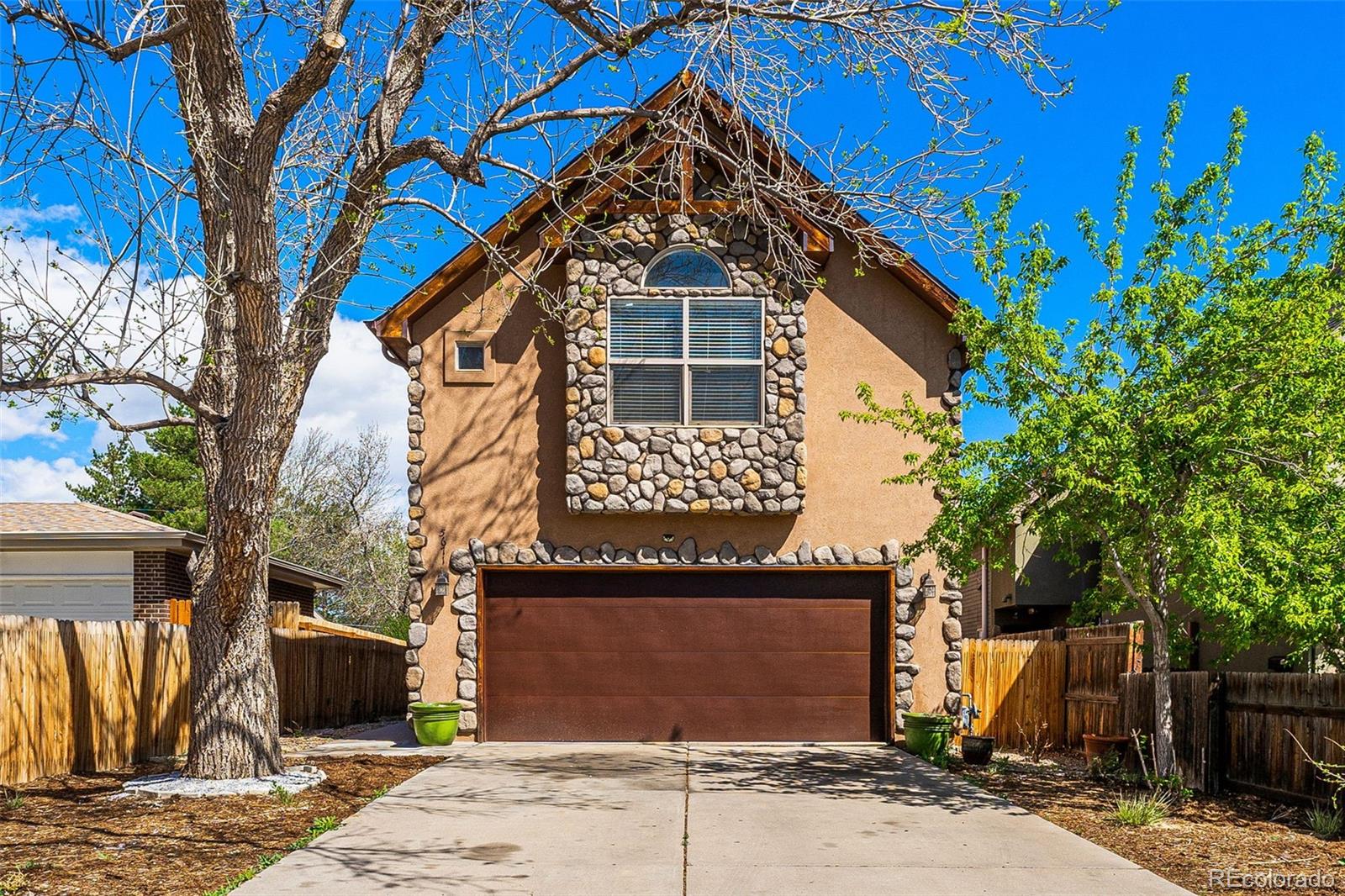 5671 W Green Meadows Place