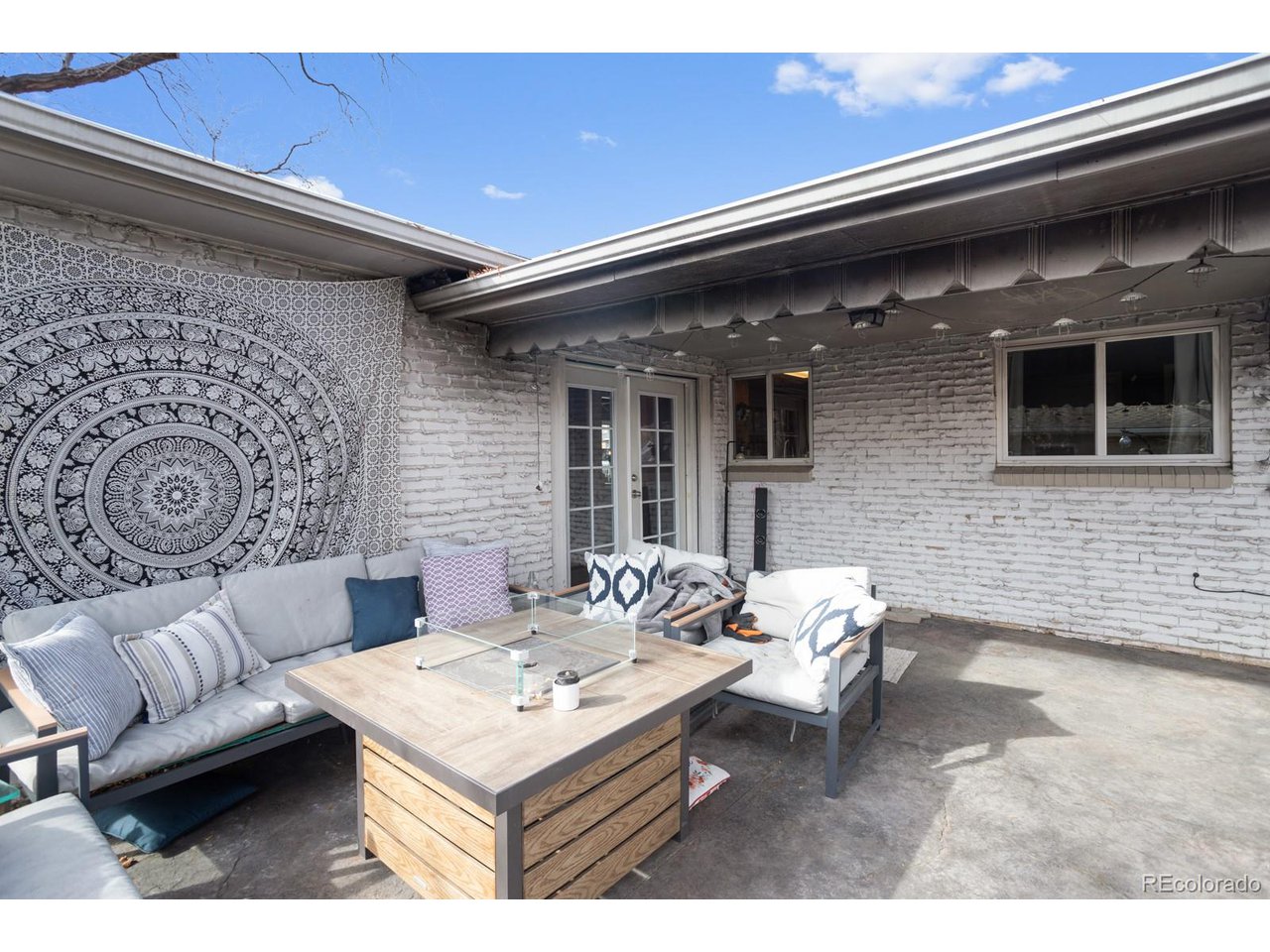 350 Kohl St