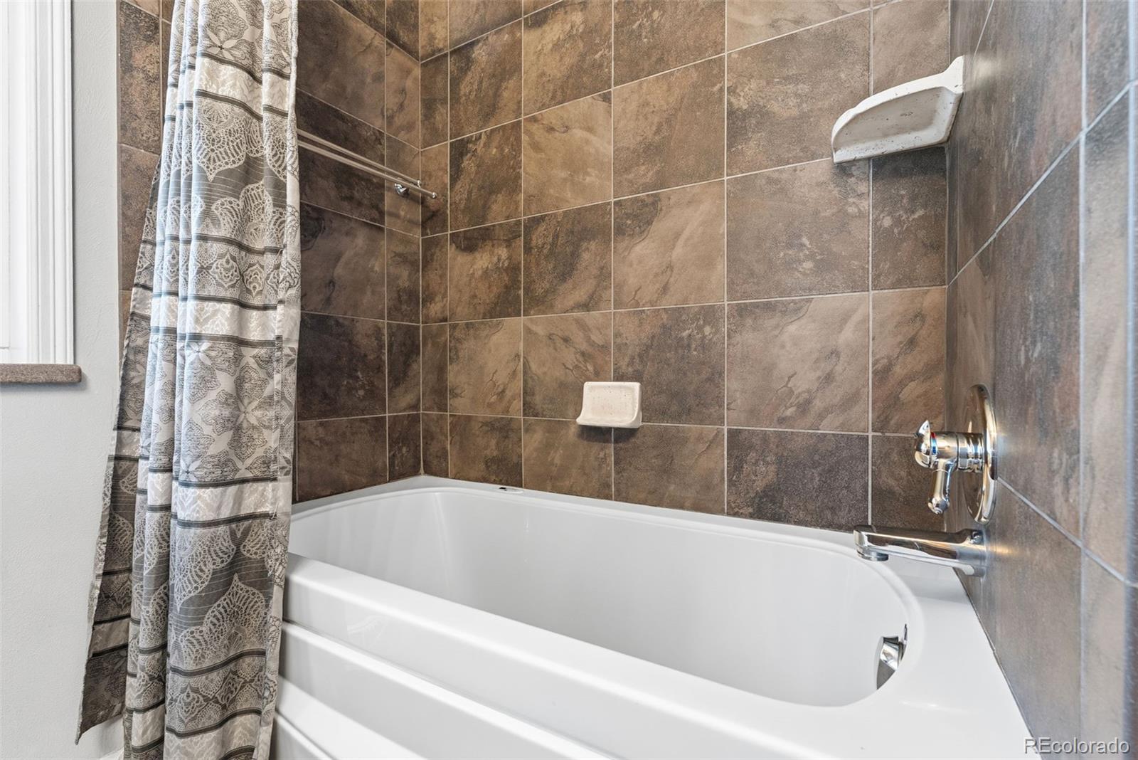 5073 S Newton Street