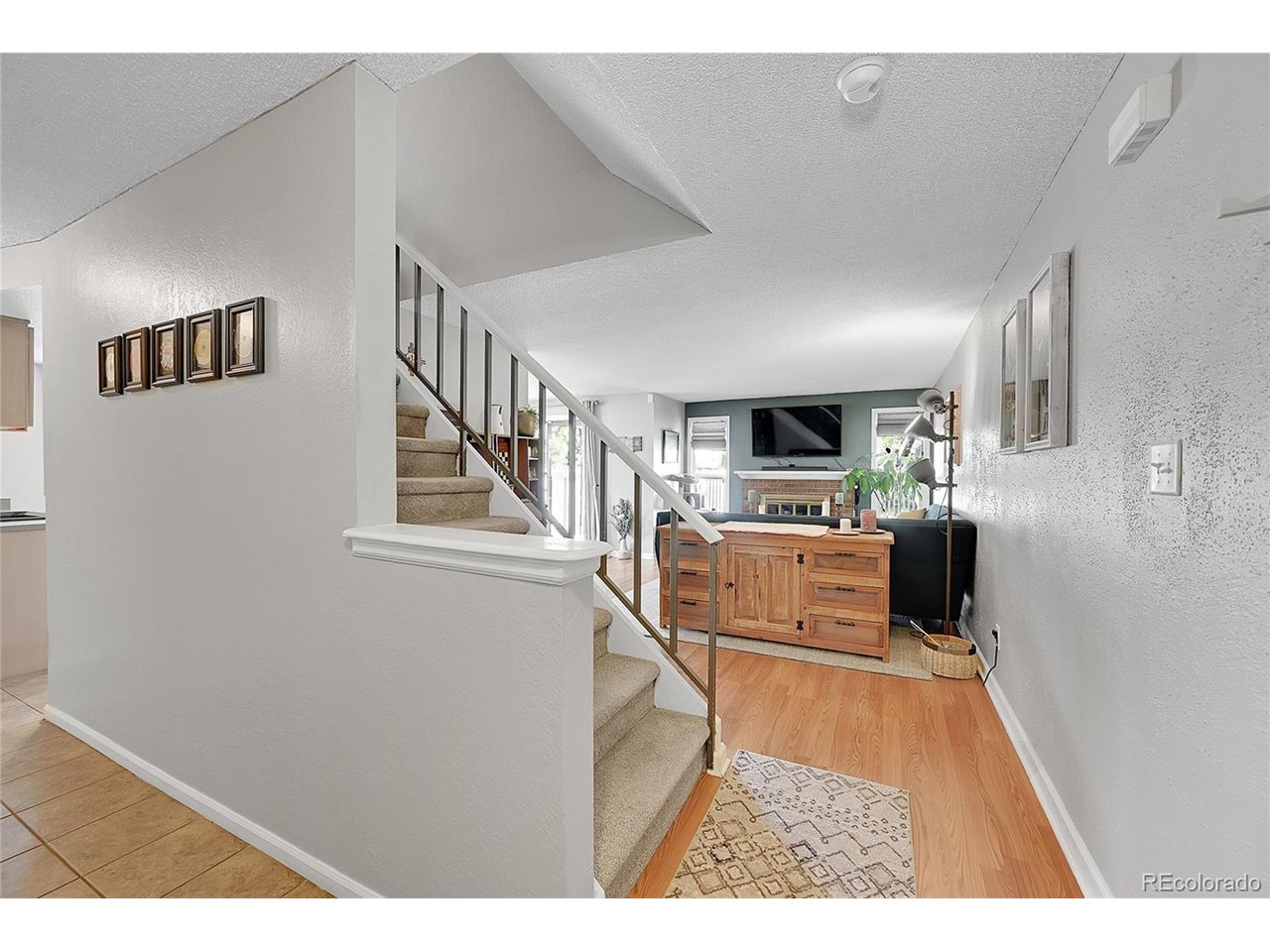 3087 S Macon Cir