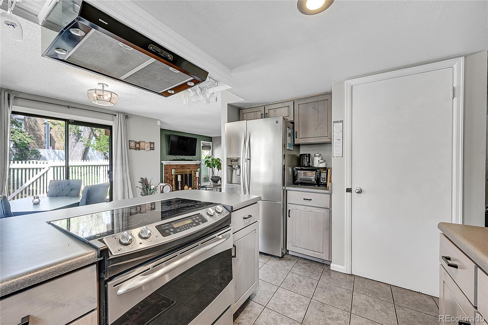 3087 S Macon Circle