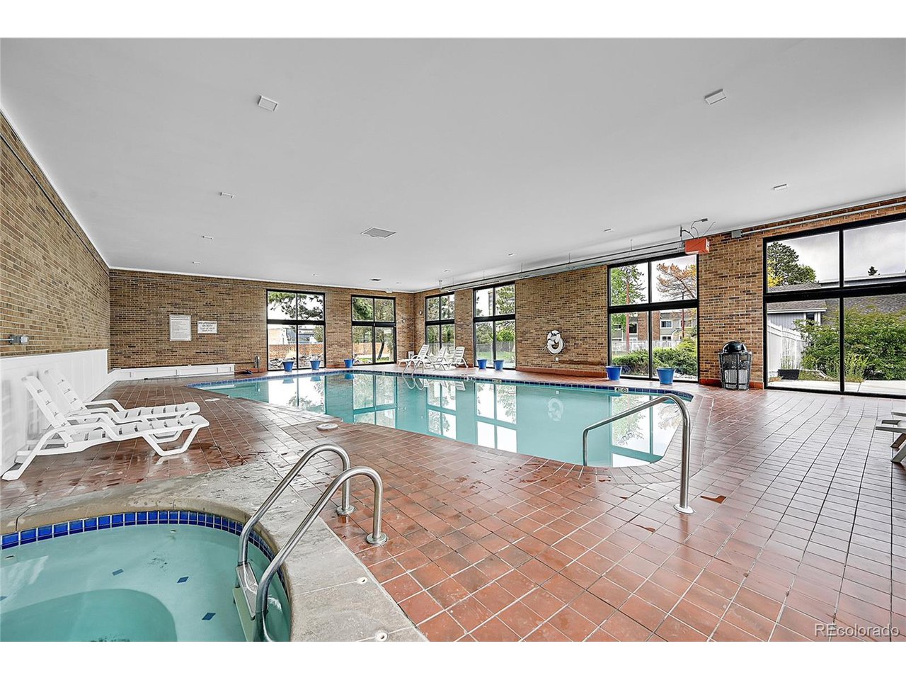 3087 S Macon Cir