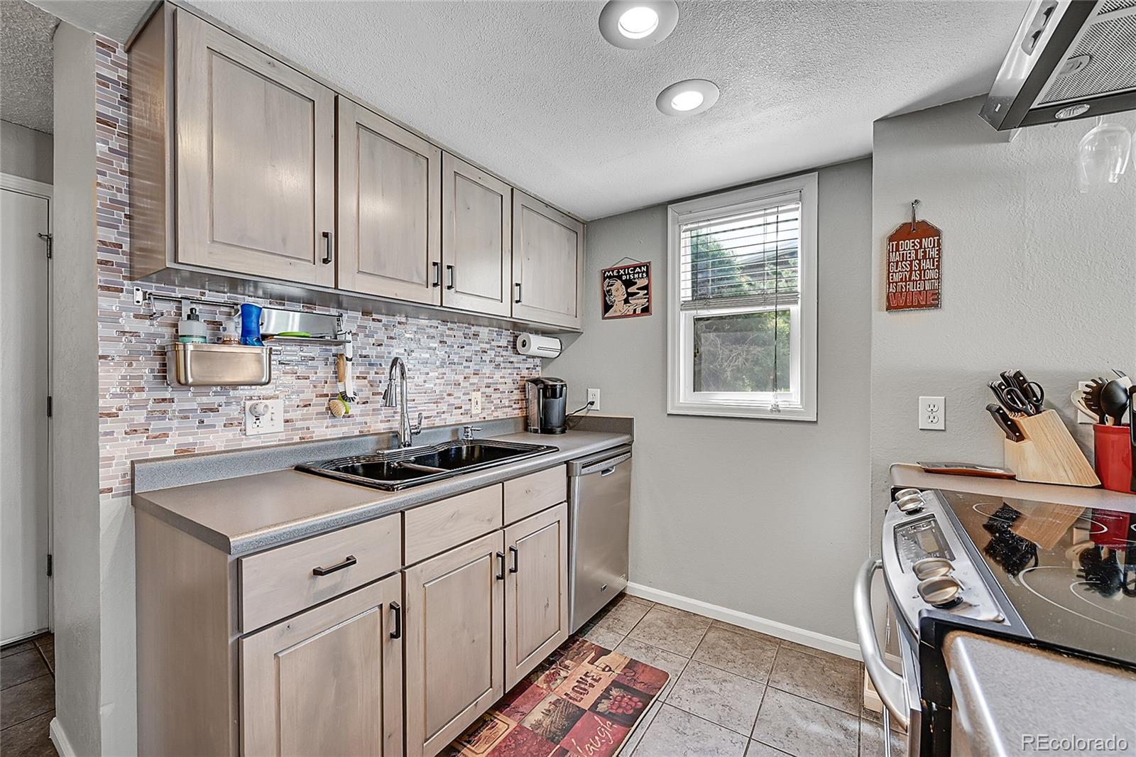 3087 S Macon Circle