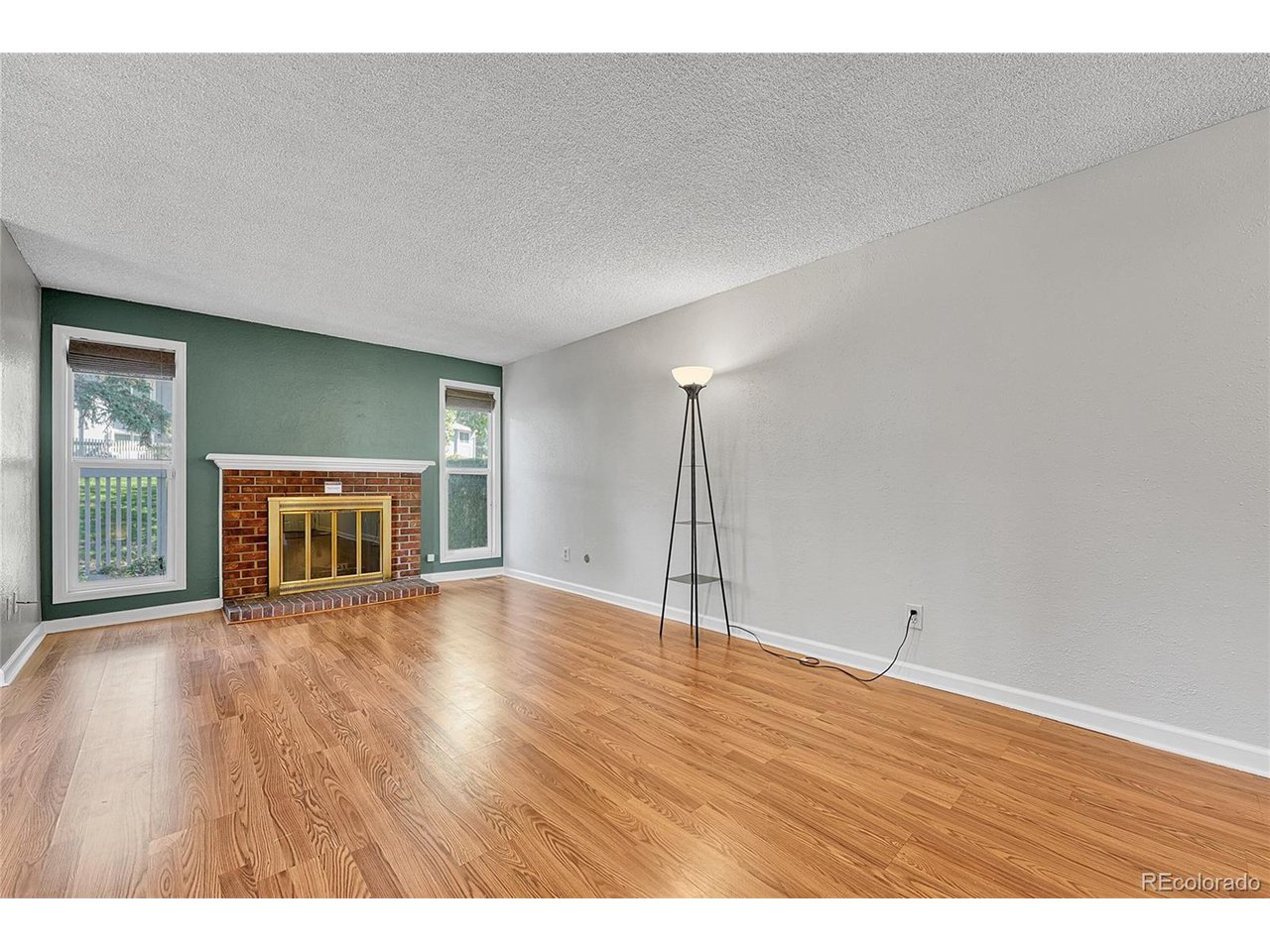 3087 S Macon Cir