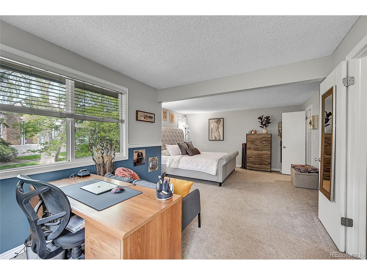 3087 S Macon Cir