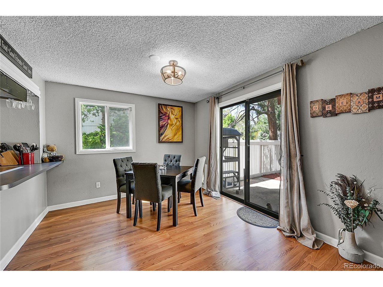 3087 S Macon Cir