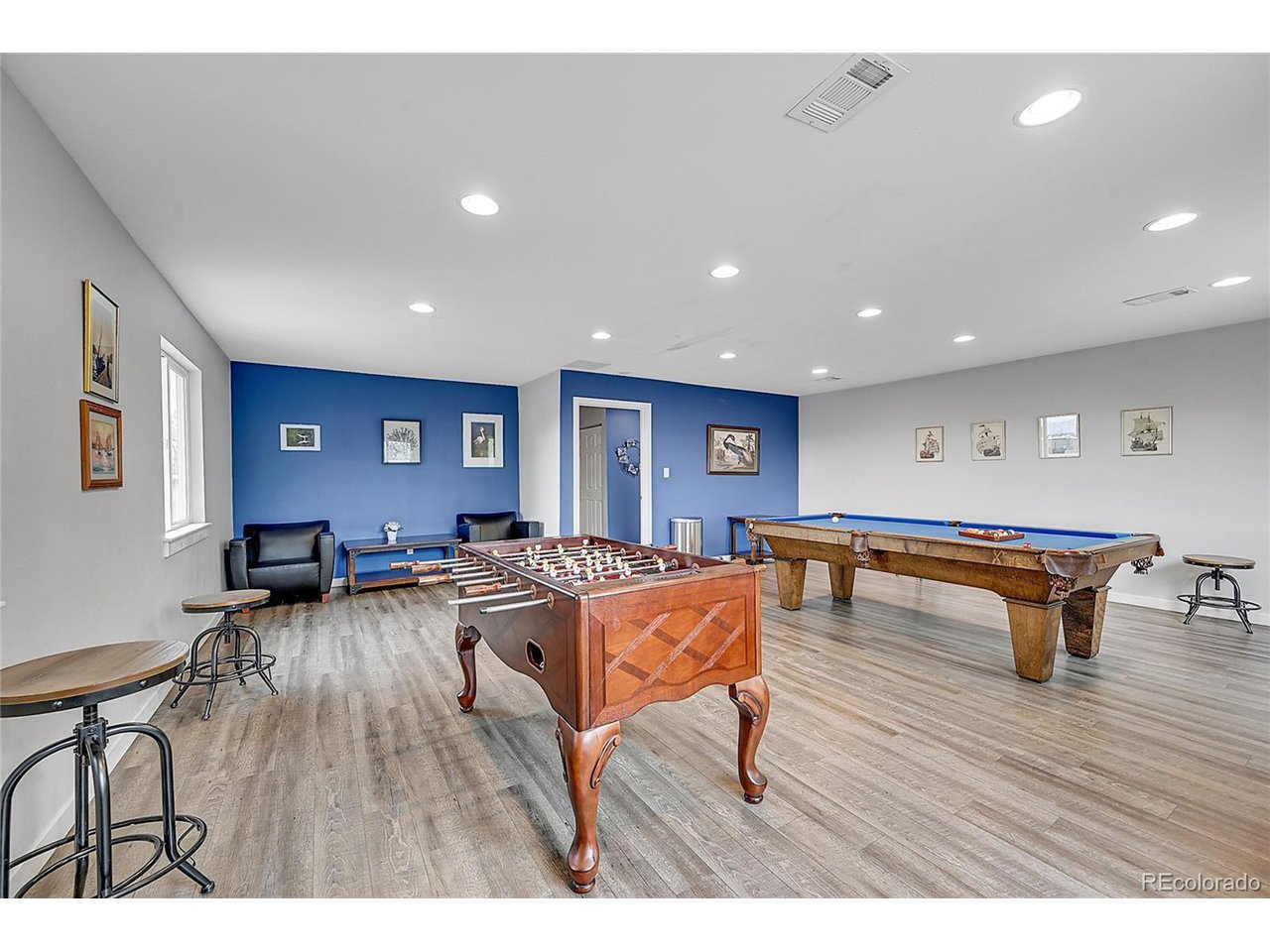 3087 S Macon Cir
