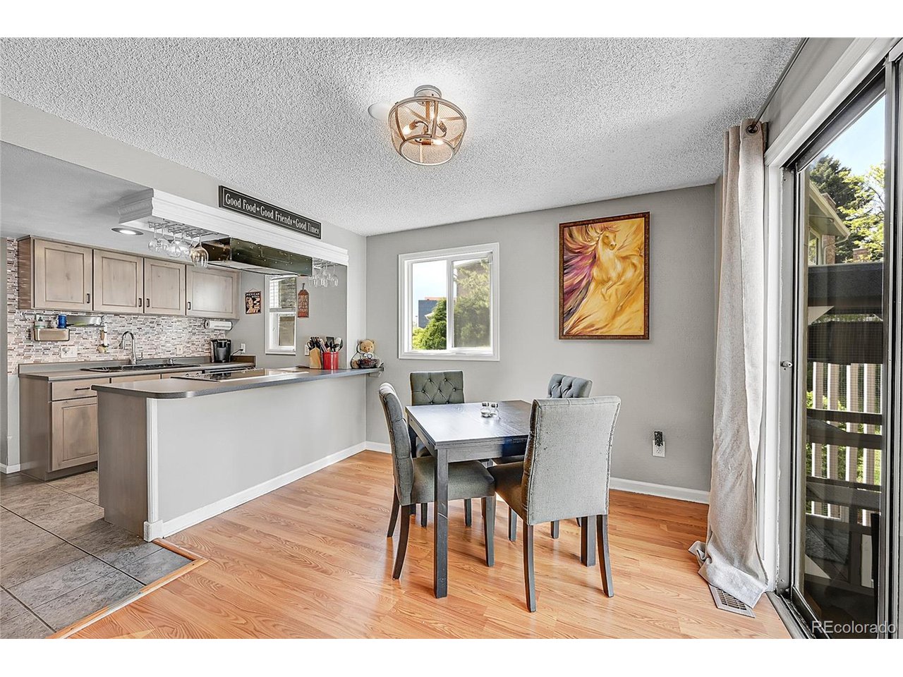 3087 S Macon Cir