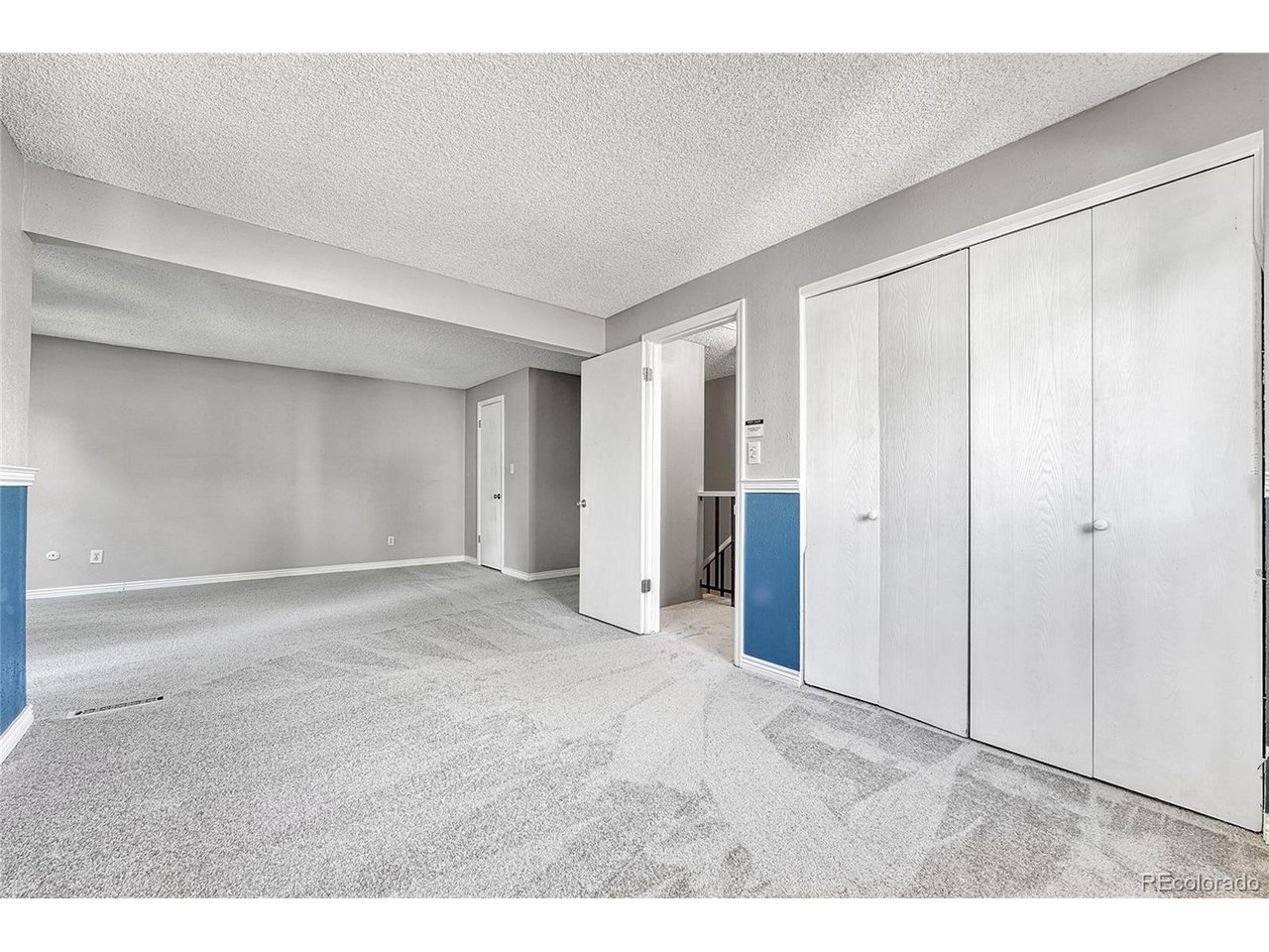 3087 S Macon Cir