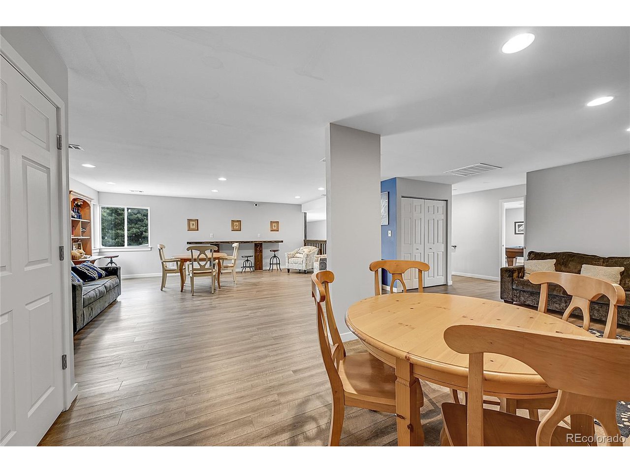 3087 S Macon Cir
