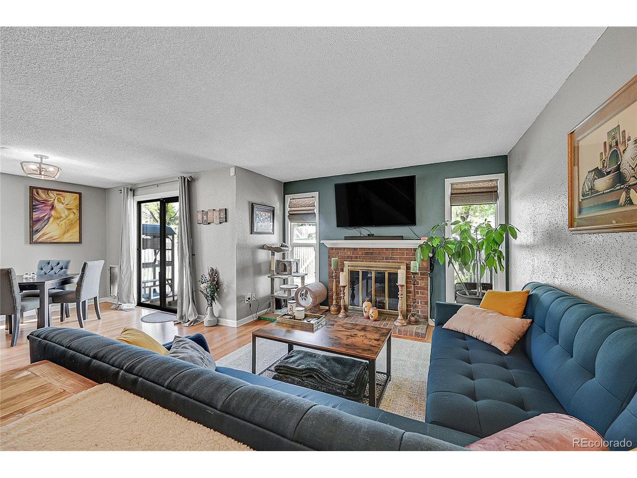3087 S Macon Cir