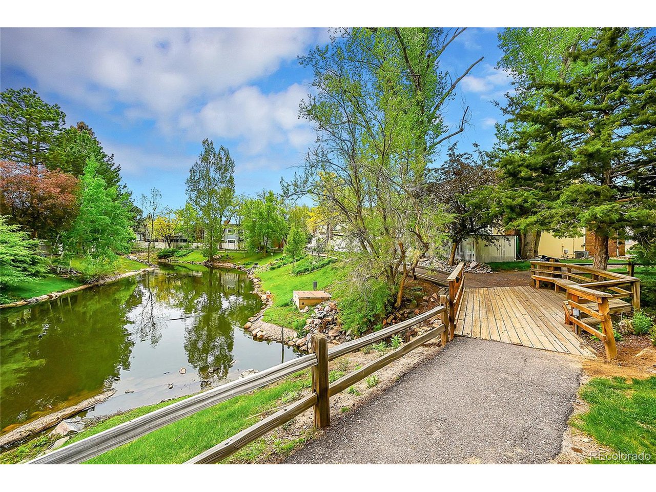 3087 S Macon Cir