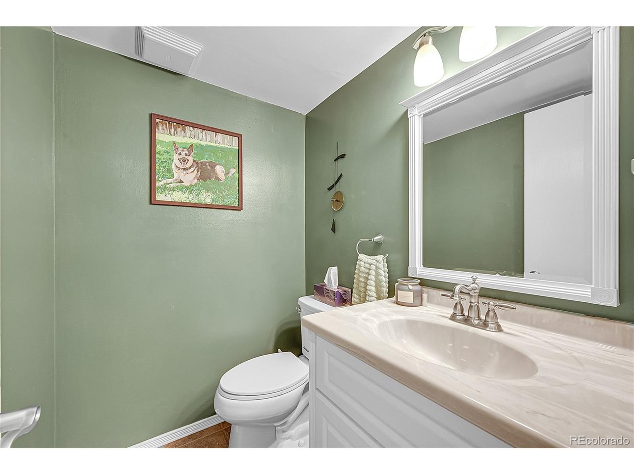 3087 S Macon Cir