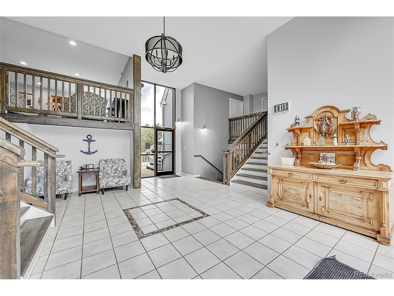 3087 S Macon Cir