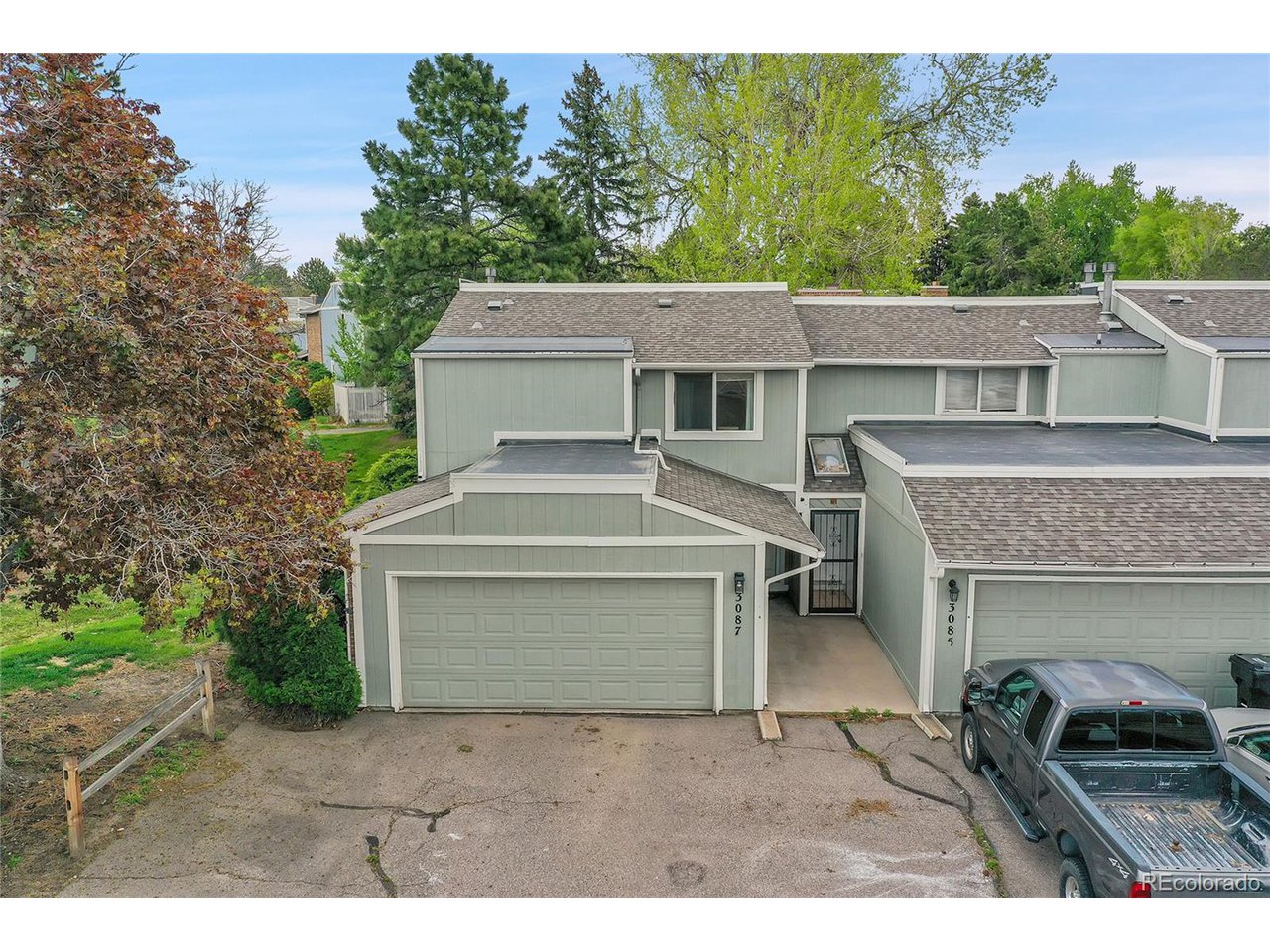 3087 S Macon Cir