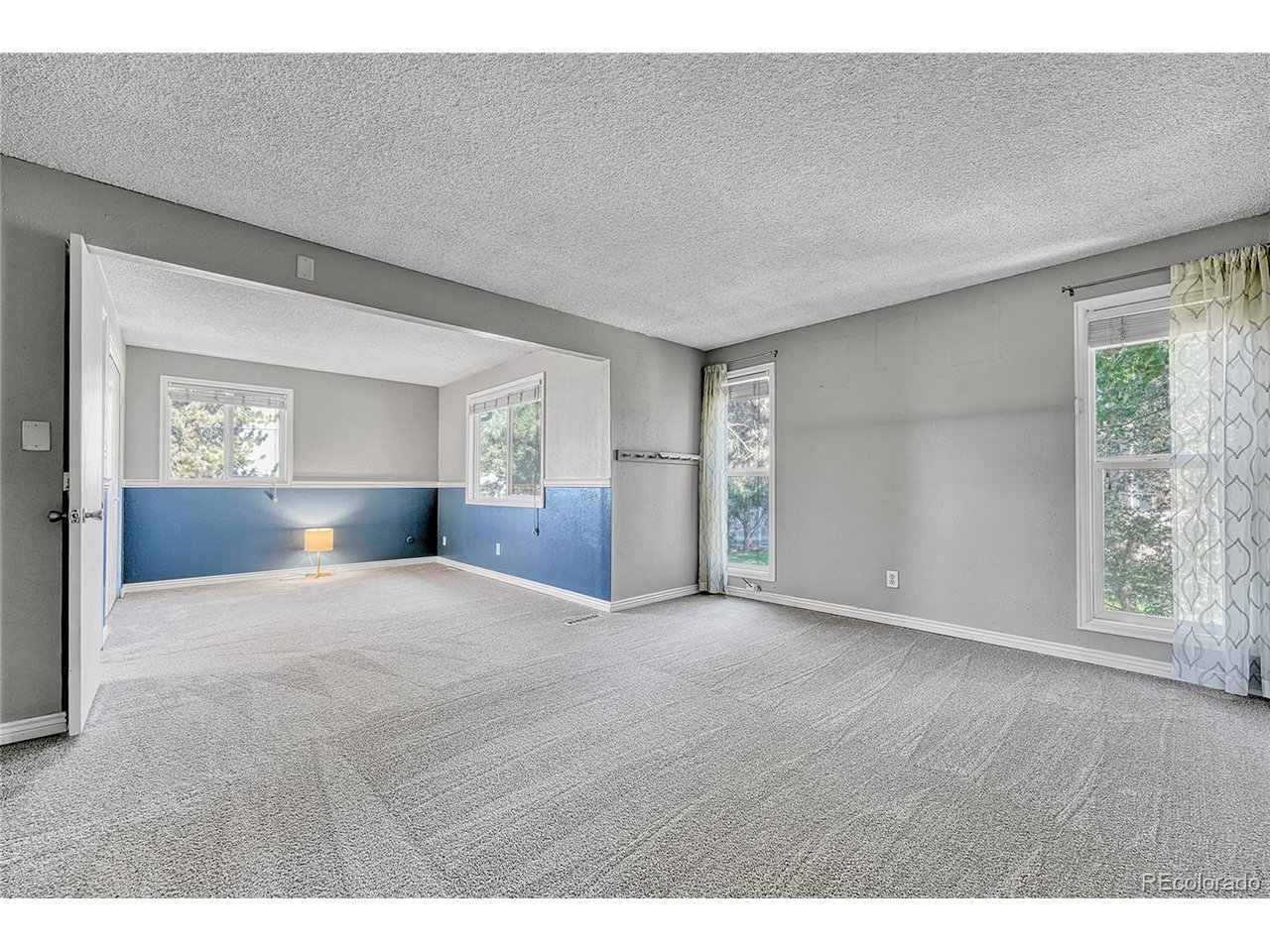 3087 S Macon Cir
