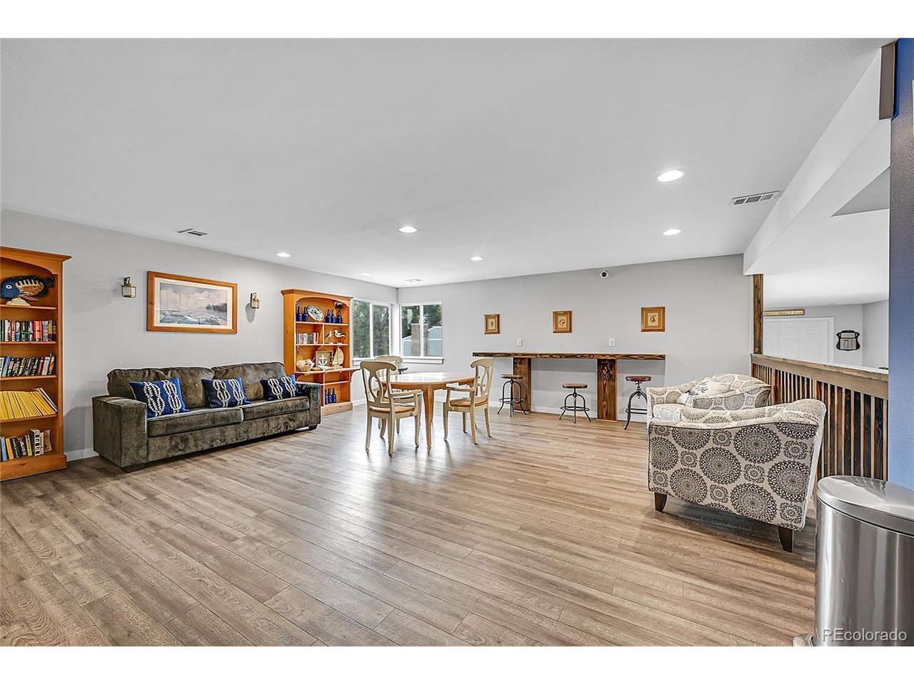 3087 S Macon Cir