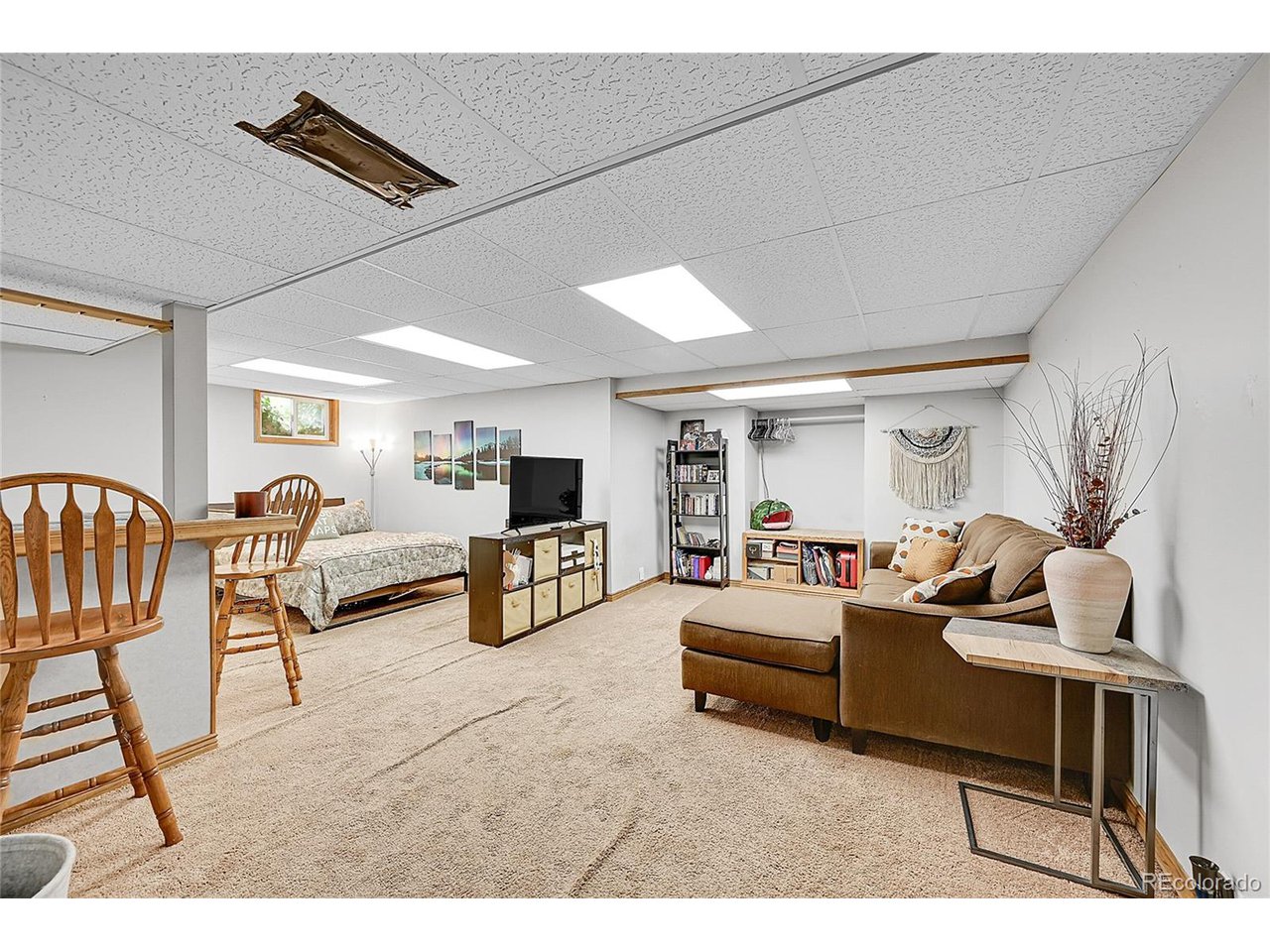 3087 S Macon Cir