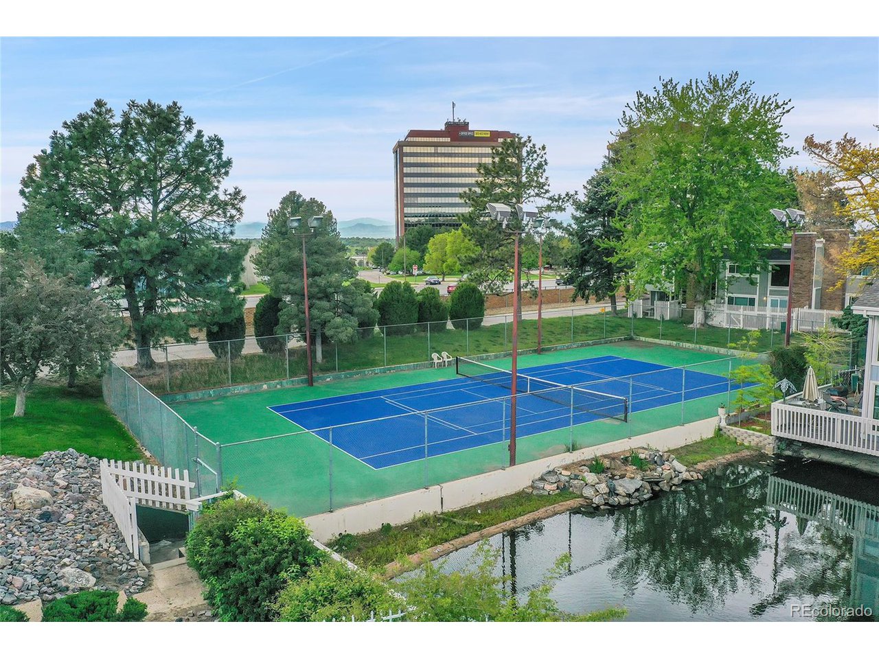 3087 S Macon Cir