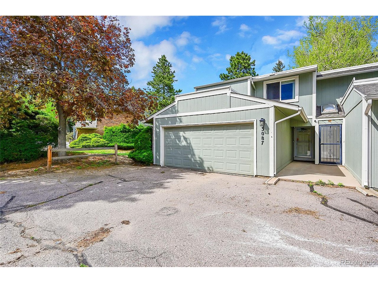 3087 S Macon Cir