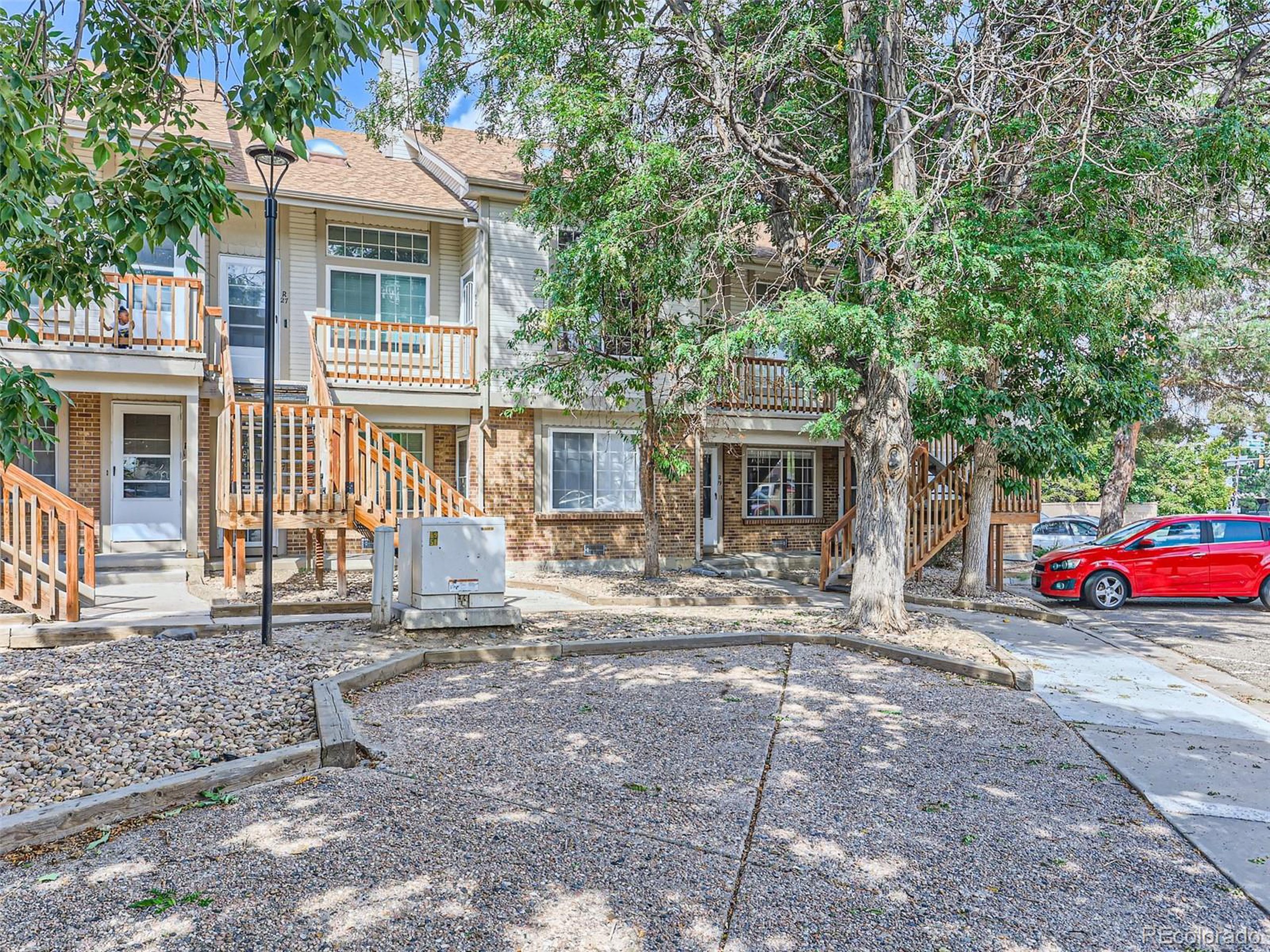 165 S Sable Blvd R19