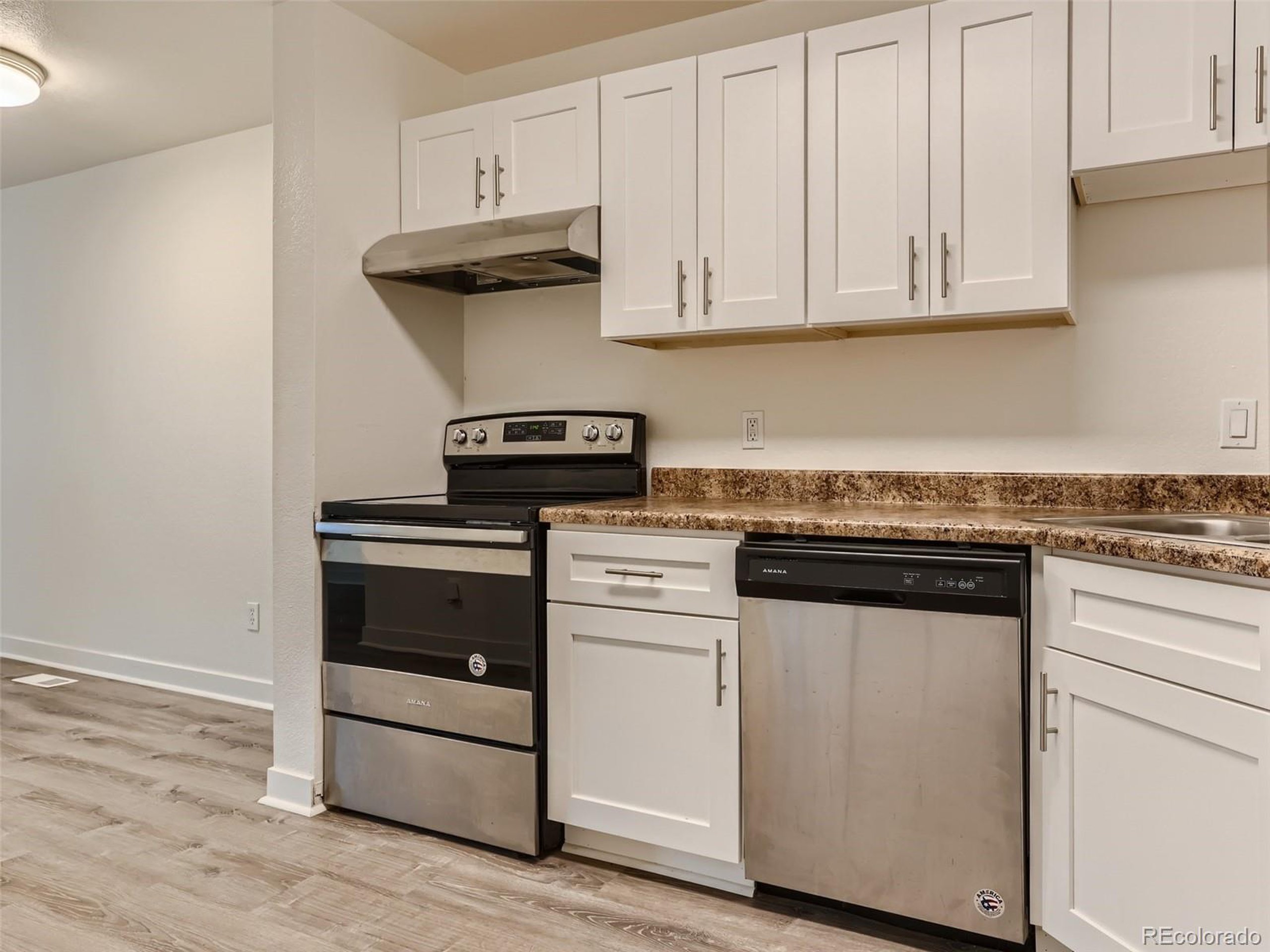 165 S Sable Blvd R19
