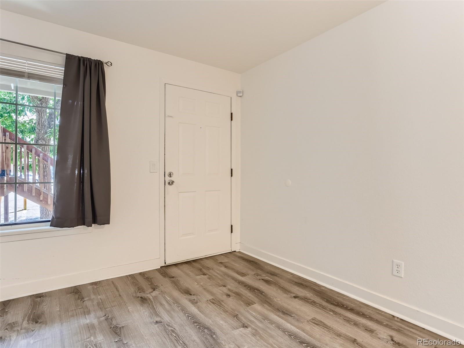 165 S Sable Boulevard Unit: R19