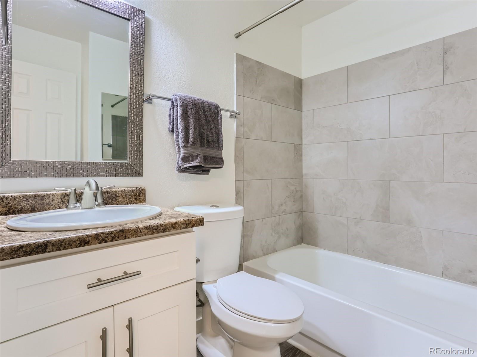 165 S Sable Boulevard Unit: R19