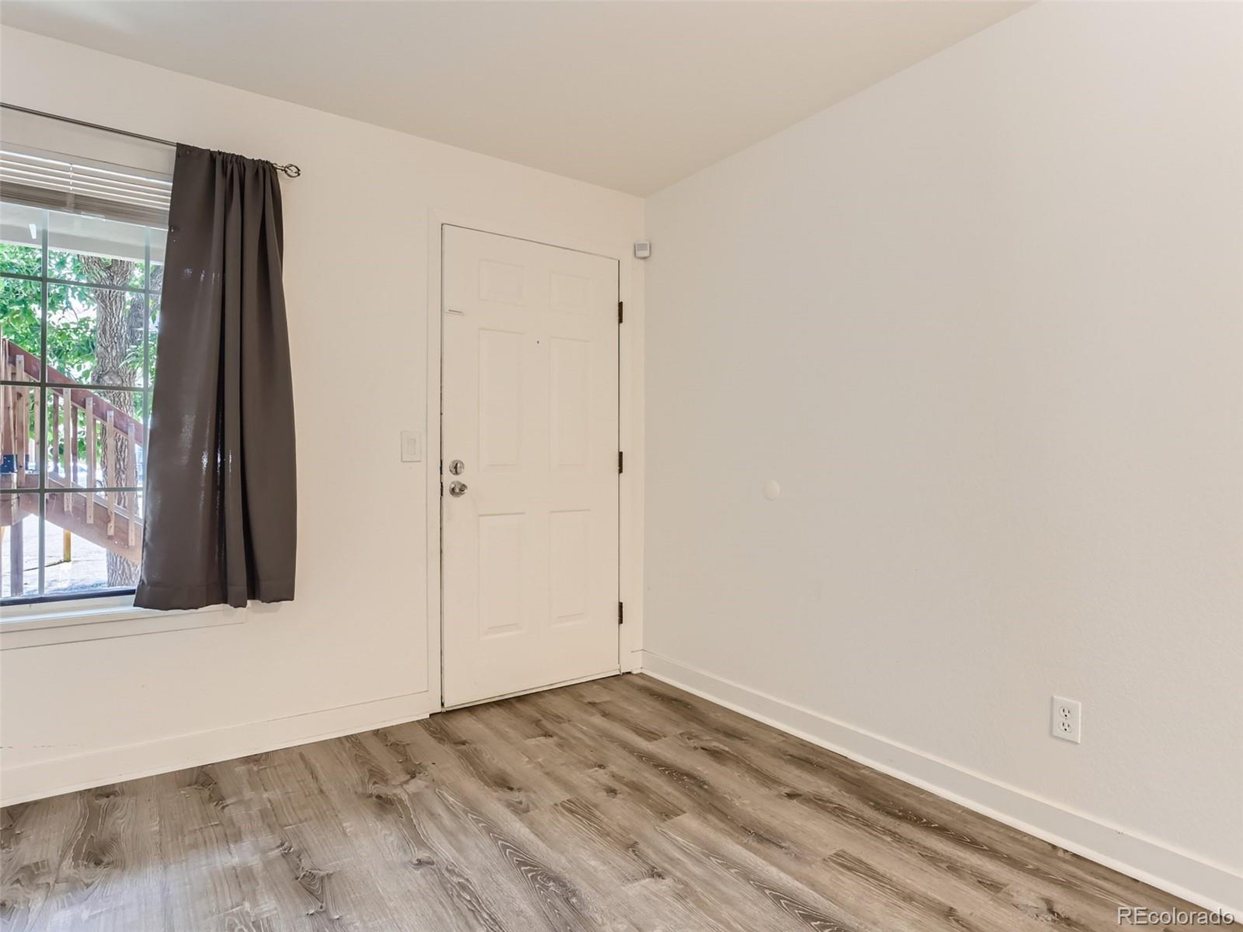 165 S Sable Blvd R19
