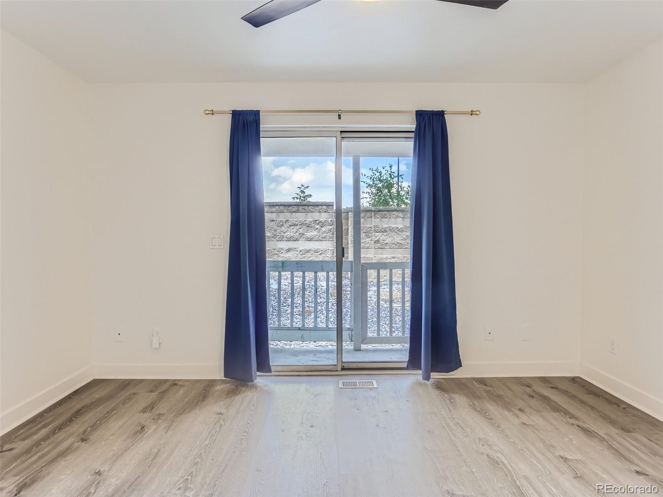 165 S Sable Blvd R19
