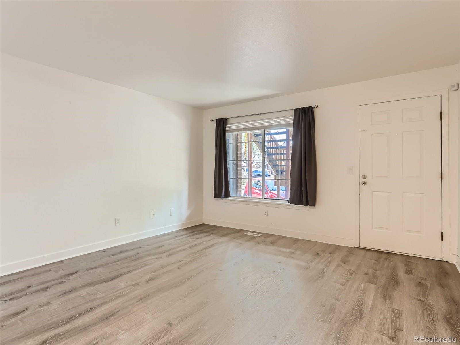 165 S Sable Boulevard Unit: R19