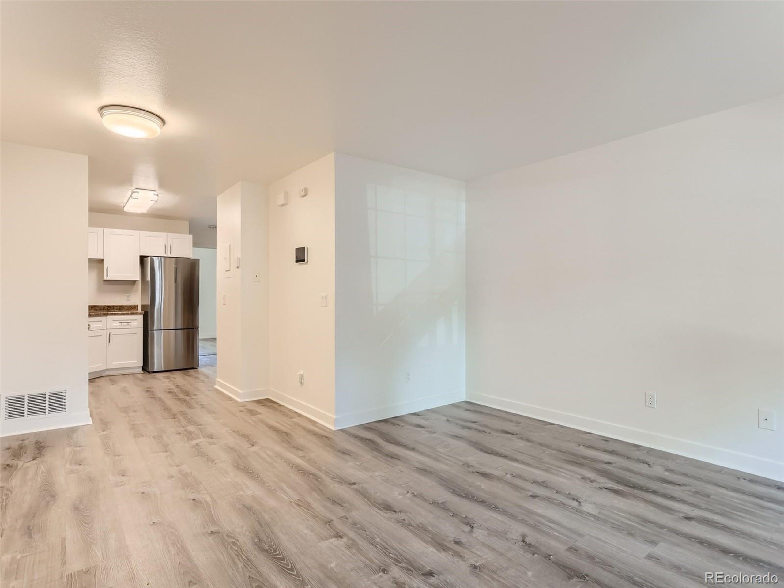 165 S Sable Blvd R19