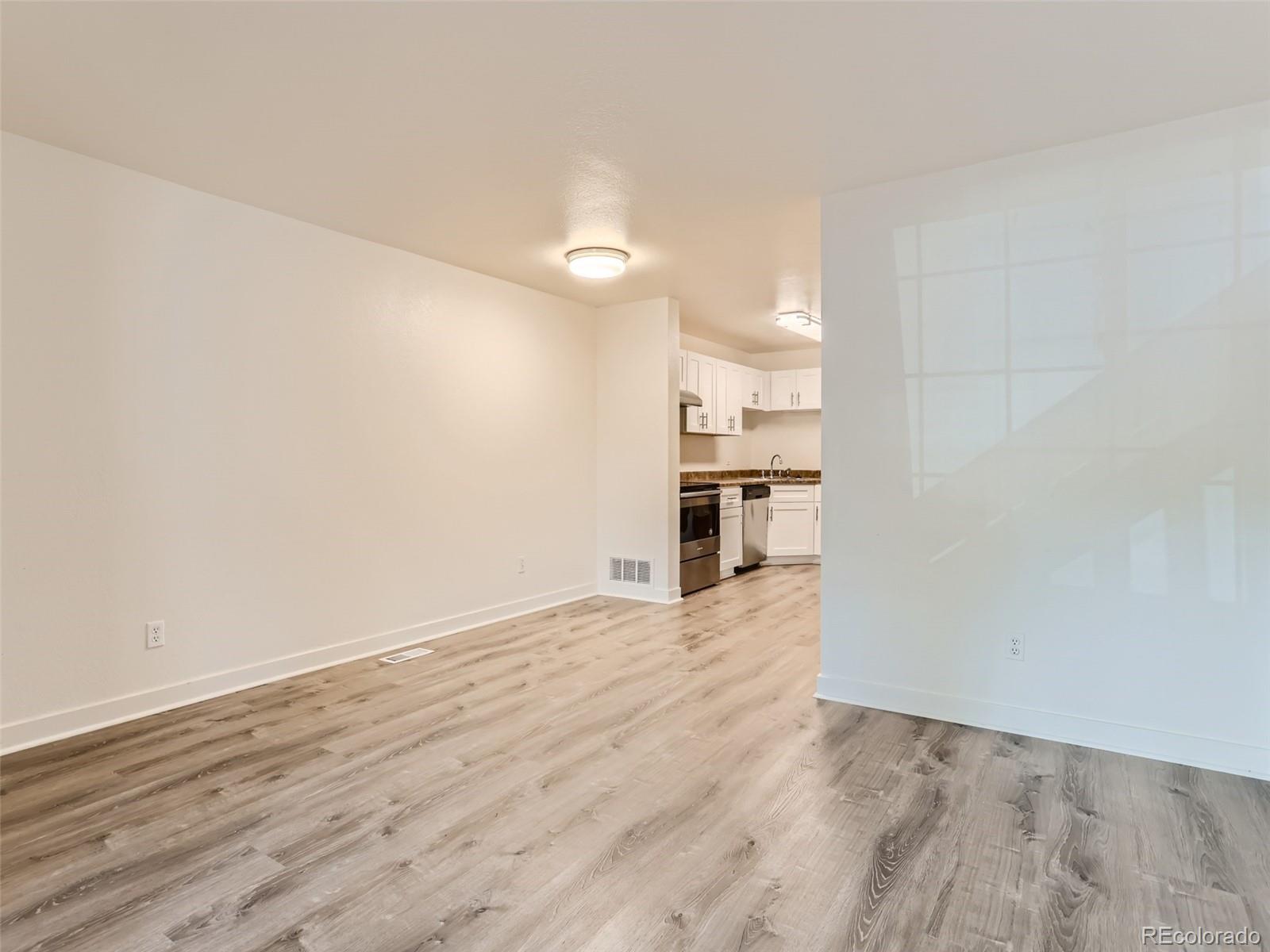 165 S Sable Boulevard Unit: R19