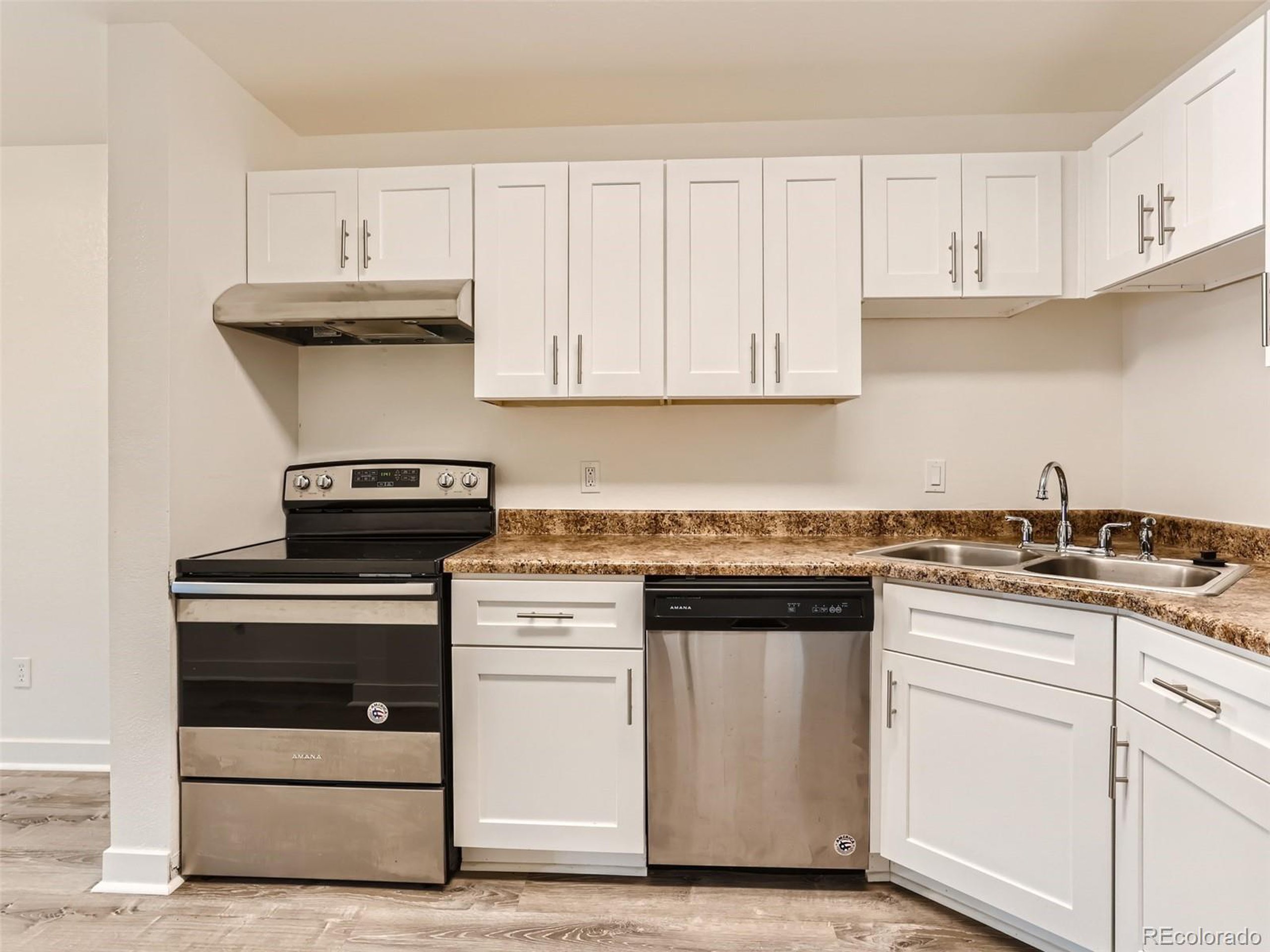 165 S Sable Blvd R19