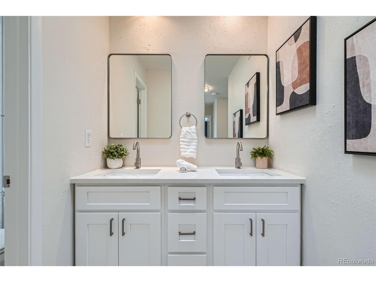 1251 S Yosemite Way 92