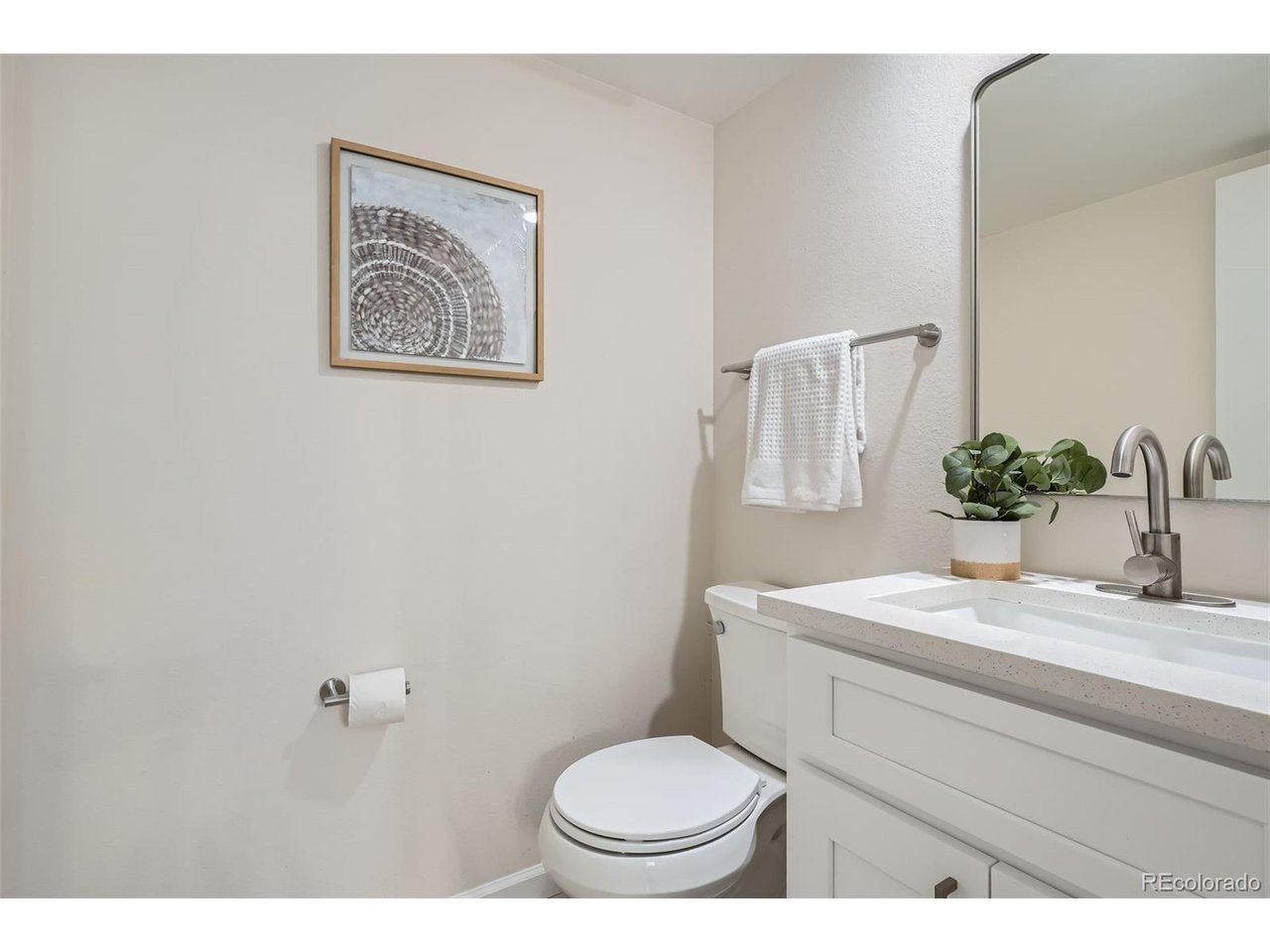 1251 S Yosemite Way 92