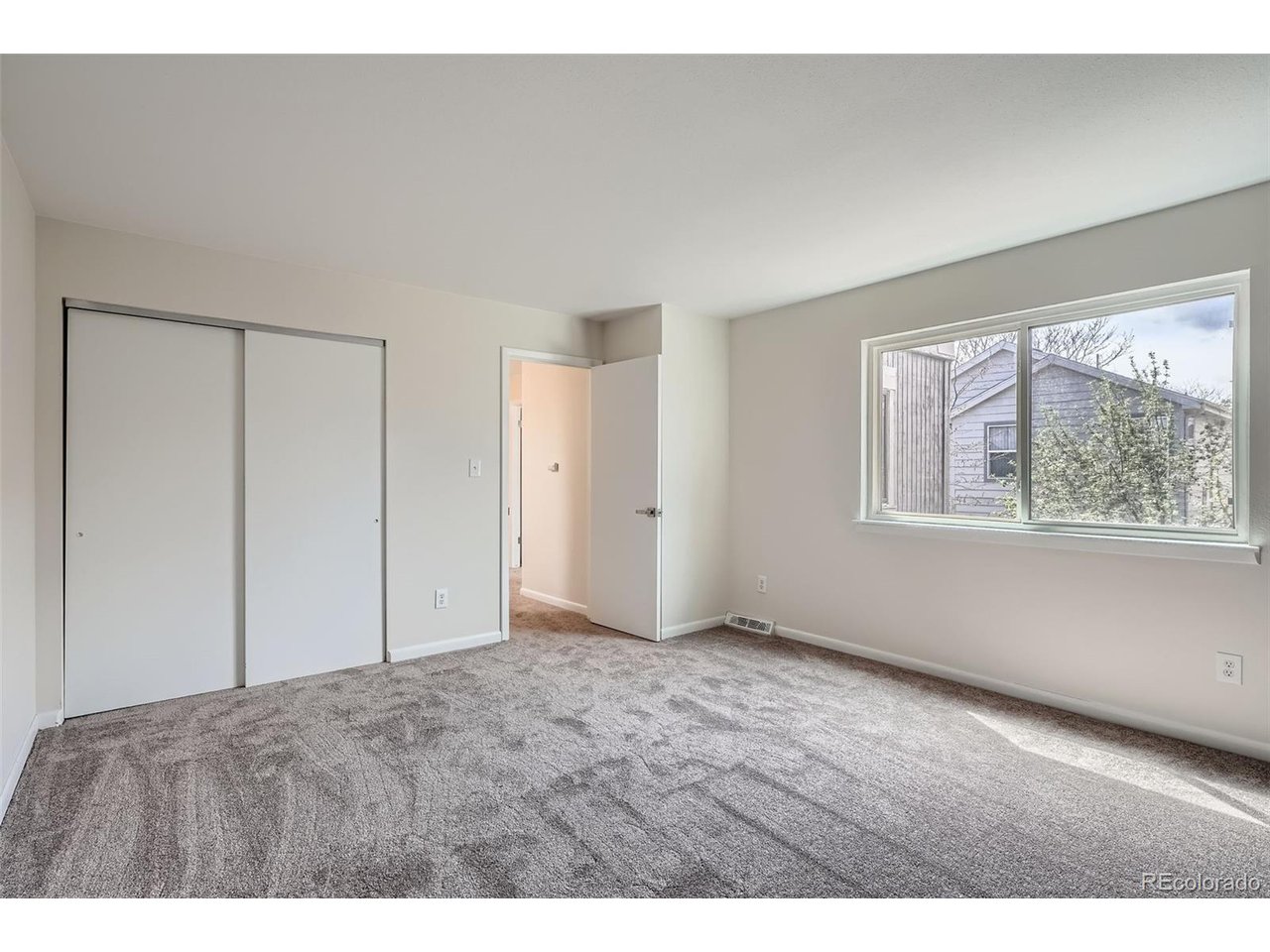 1251 S Yosemite Way 92