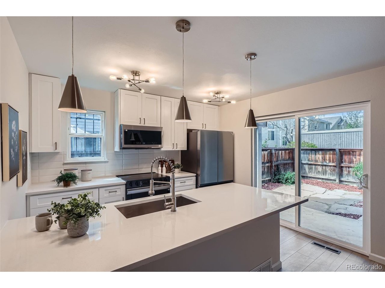 1251 S Yosemite Way 92